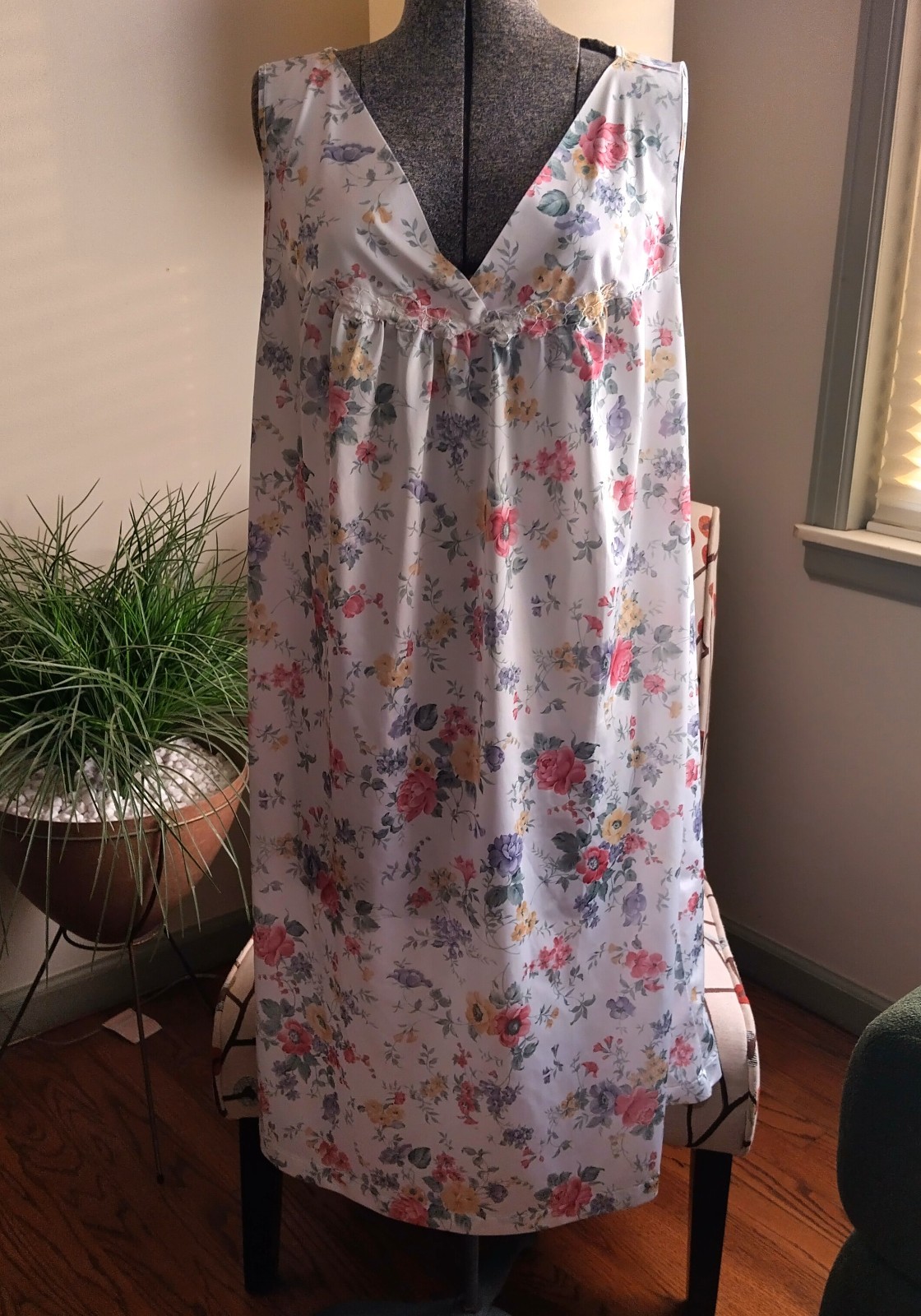 Vintage Vanity Fair Floral Nightgown XXXL 3X Romantic Sleeveless 100% Polyester