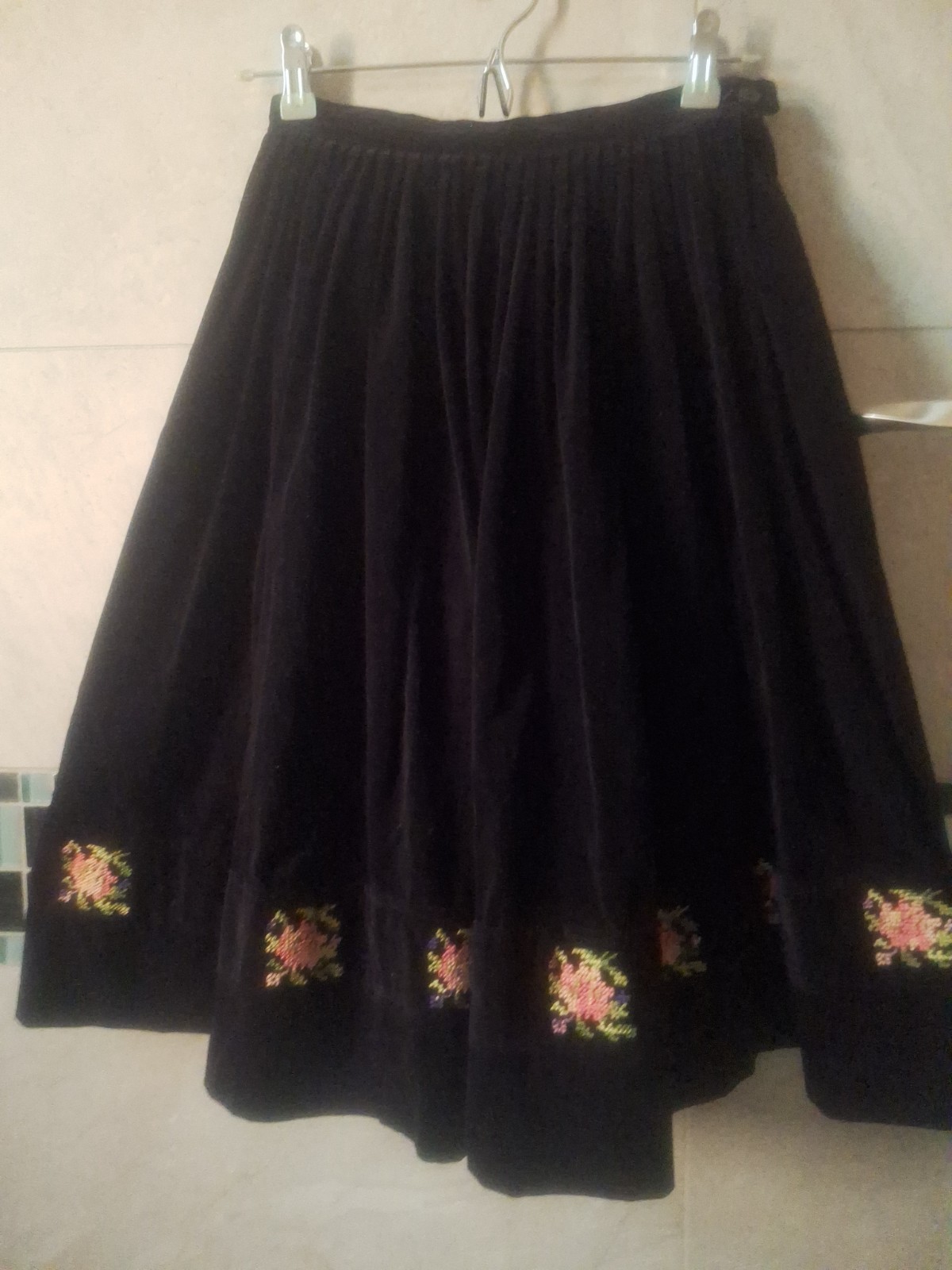 Vintage 1950s, Velvet Hand Embroidered Full Circle Skirt Whimsigoth Cottagecore