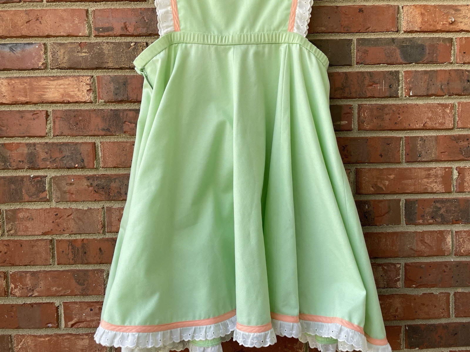 Vintage Handmade Apron Dress Novelty Fruit Applique Eyelet Lace Ruffle Trim LG