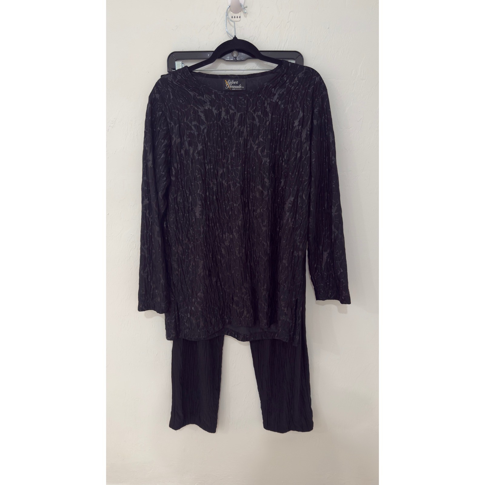 Silver Threads LTD Black Plisse Floral 2 Piece Tunic and Pants Set Large