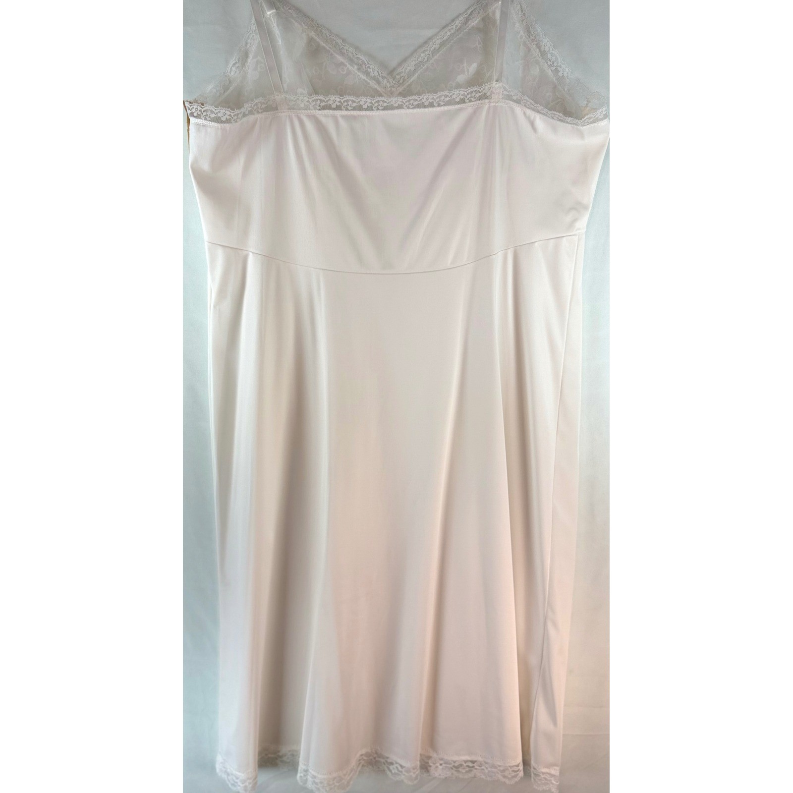 Vintage Vanity Fair White Lace Full Slip Antron III Nylon USA Size 38 NWT