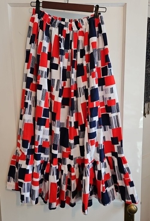 Women’s Vintage Handmade Skirt Large Vtg Red White Blue Pattern pleated Long