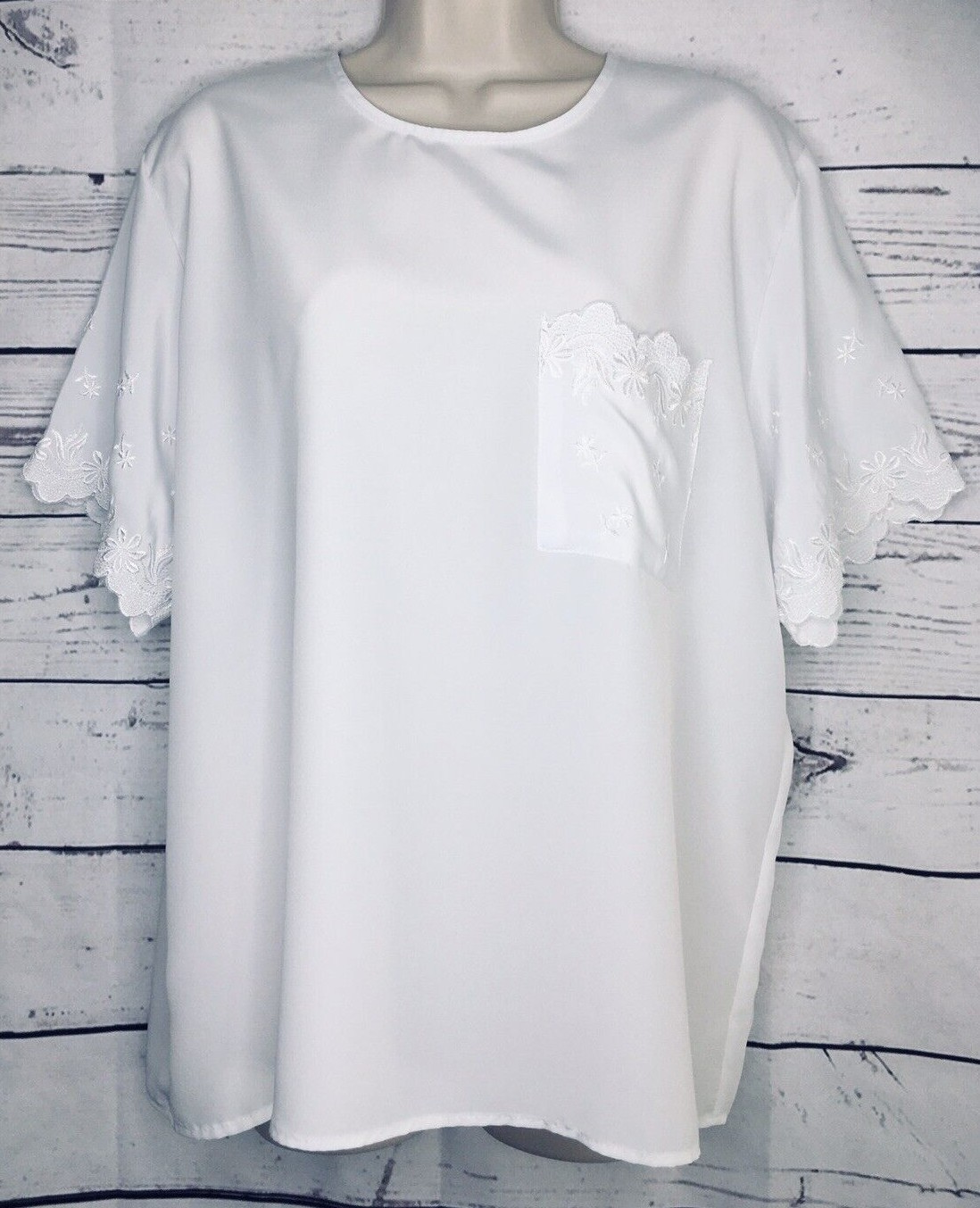 Vintage Ms Langtry Womens L Blouse White Embroidered Chest Pocket Back Keyhole