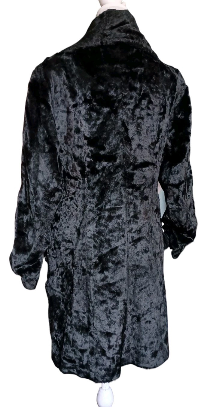 VTG 70s Fit To Flare Short Double Breasted Faux Fur Coat w/ Button Down Collar S