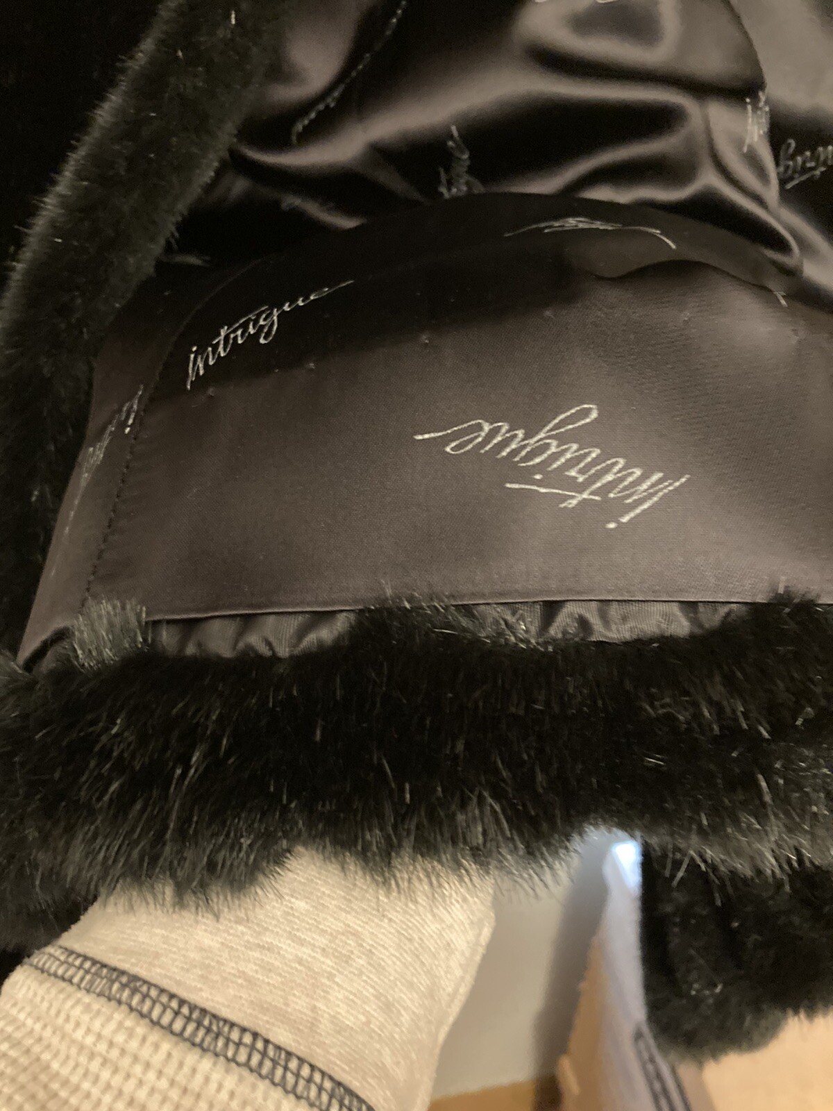 Vintage Intrigue Luxury Fabric by Glenoit Faux Mink Coat Rich Black Mint Size 12