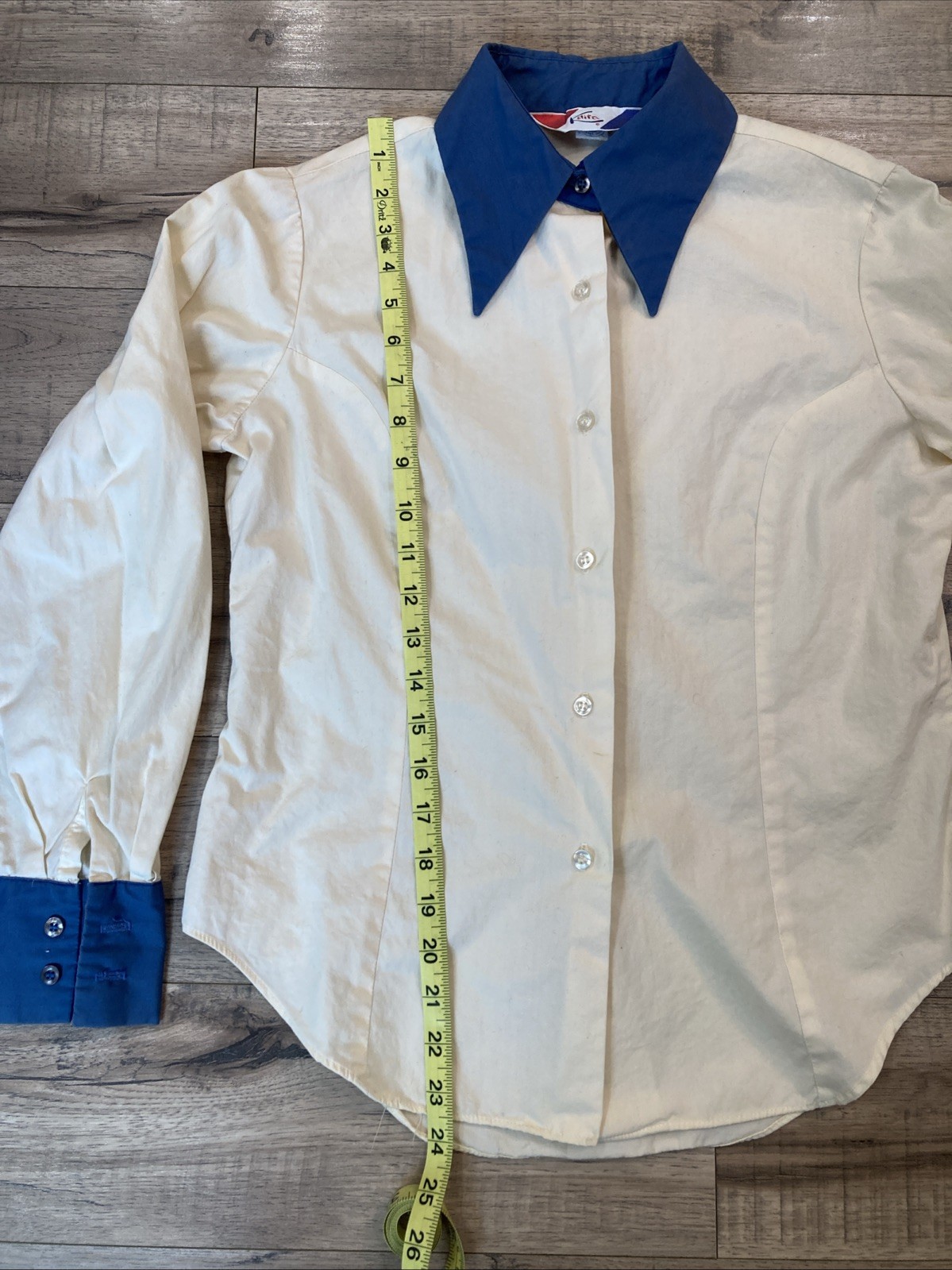 Vintage Union Made Women’s Shirt Blouse 70s 60’s Retro Big Collar Blue Ivory USA