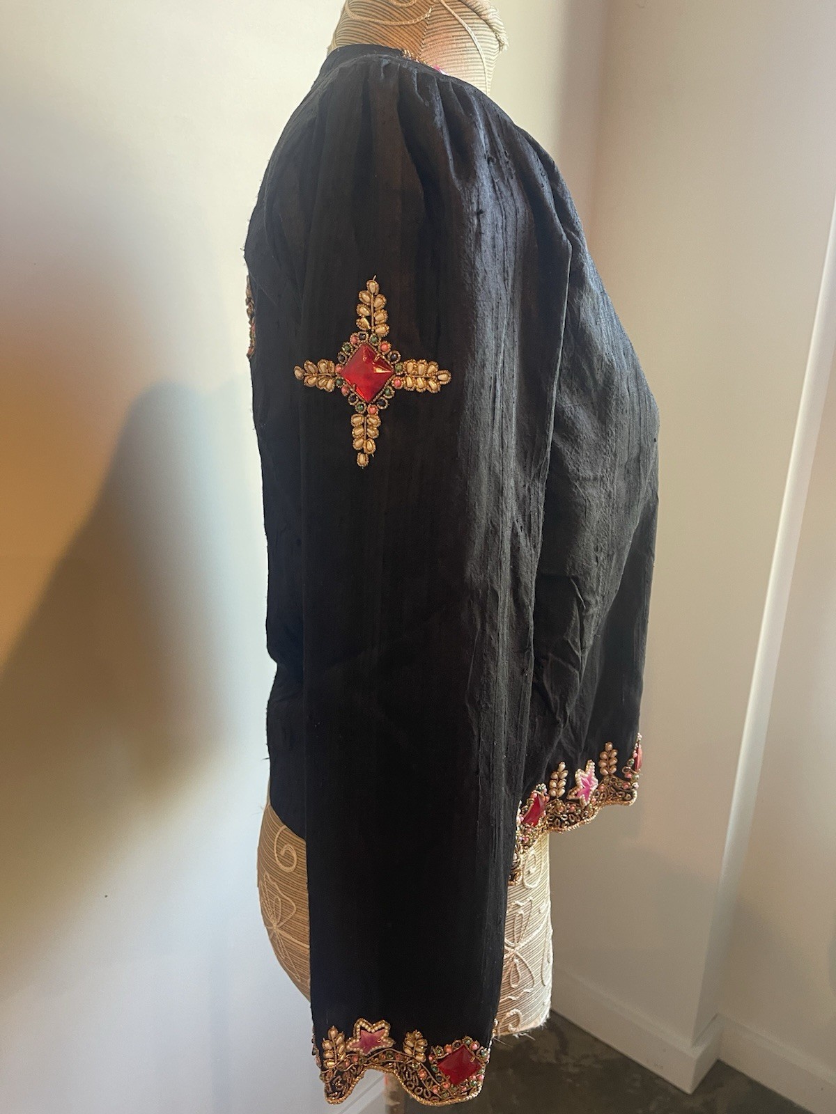 Vintage Women’s Precious Moments 100% Silk Beaded Gem Jacket