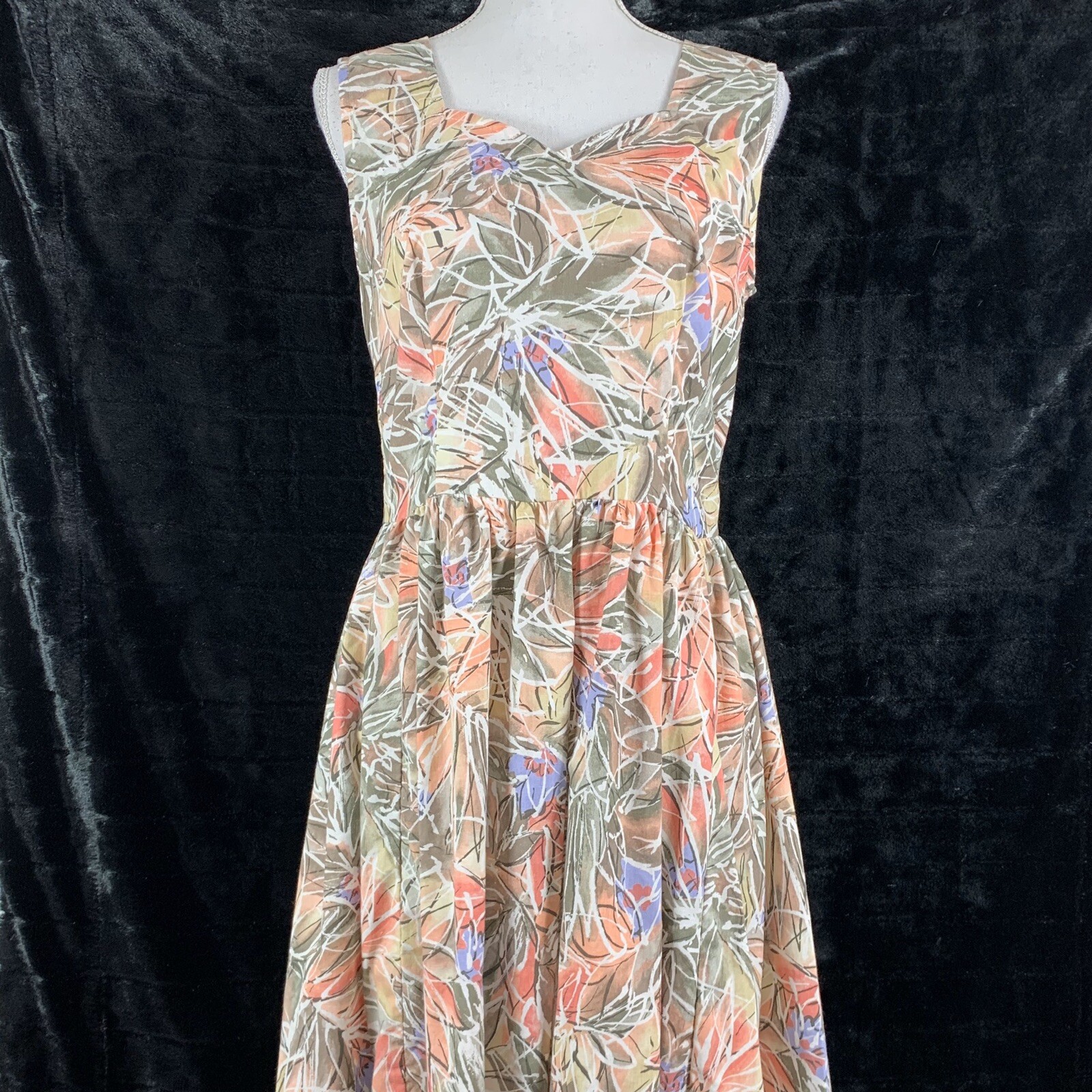 Vintage Dress Handmade Size Medium Fit & Flare Floral Knee Length Tank Zip Back