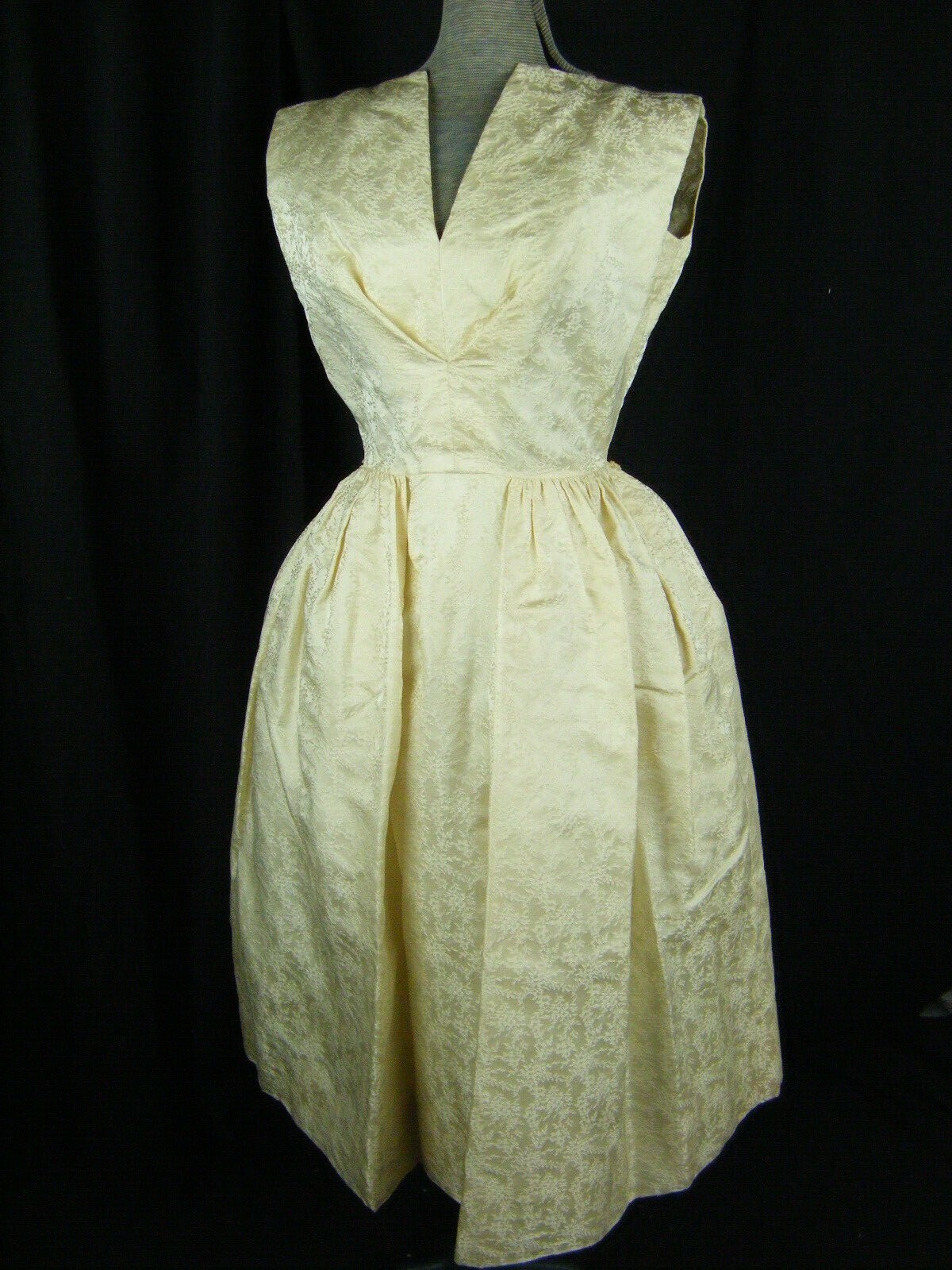 MOLLIE PARNIS Vtg 50s Designer Ivory Brocade Party Dress w/V-Back-Bust 43/2XS
