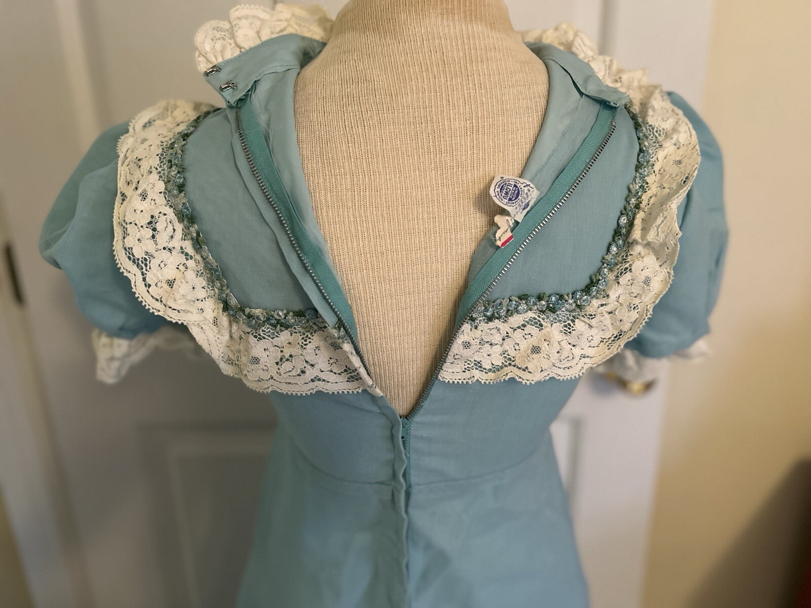 Vintage 70’s Bridesmaid Formal Maxi Gown Lace Floral Trim Sleeves