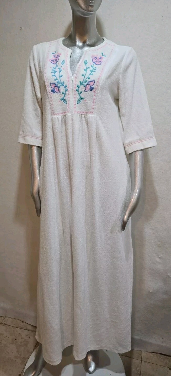 Vintage Lisanne 3/4 Sleeves Half Zip Floral White Towel Robe/Loungewear Medium