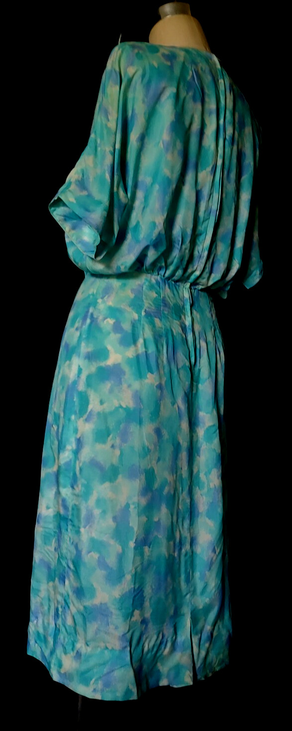 Vtg 1960s SHIRT WAIST Blouson Style DRESS, JEWEL NECKLINE pastel printed SILK