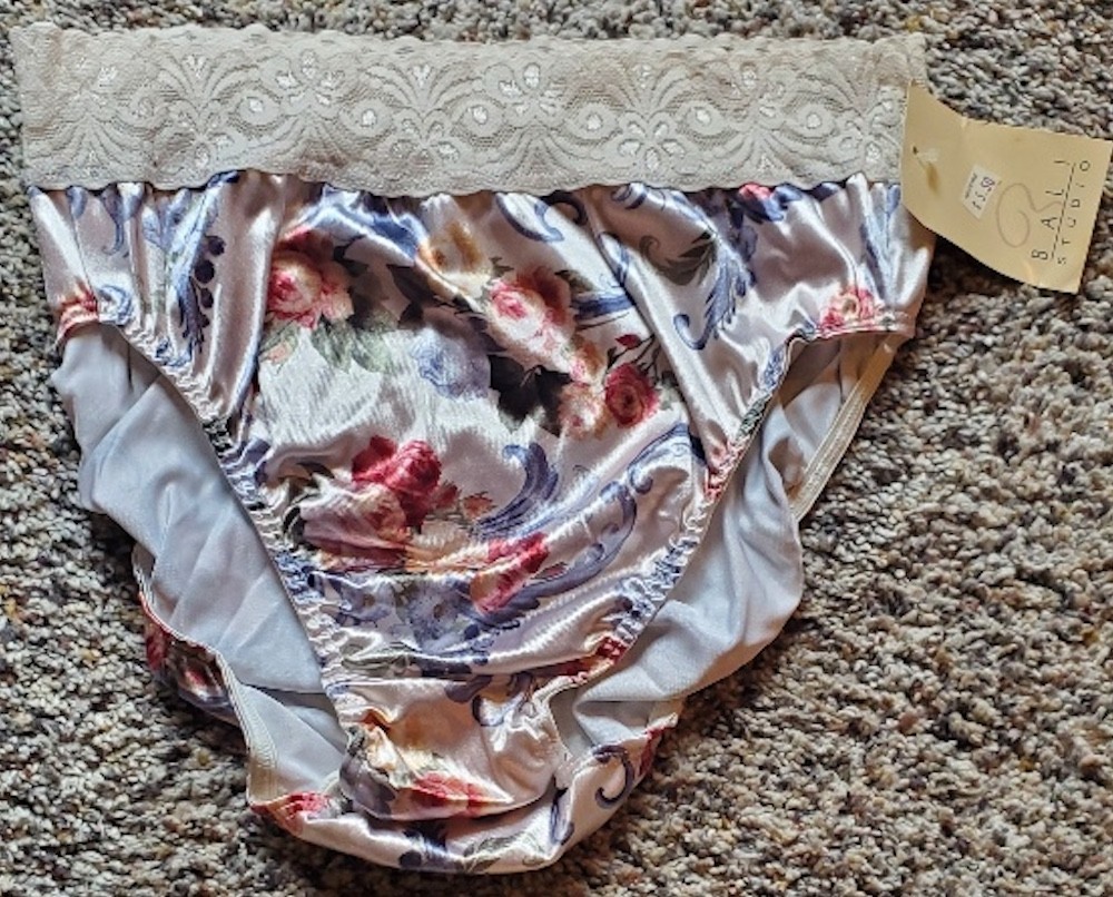Vtg BALI Hi-Cut STUNNING ROSES Second Skin Satin Panties Olga-Style Lace, 8, NWT