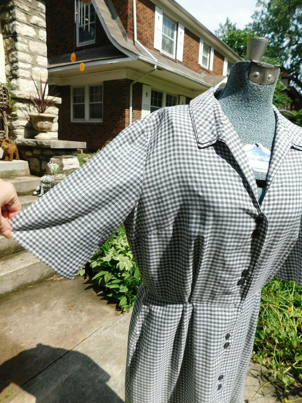 VINTAGE 1950’s / 60’s MID CENTURY GRAY CHECKER ROCKABILLY COTTON DRESS B38 W29