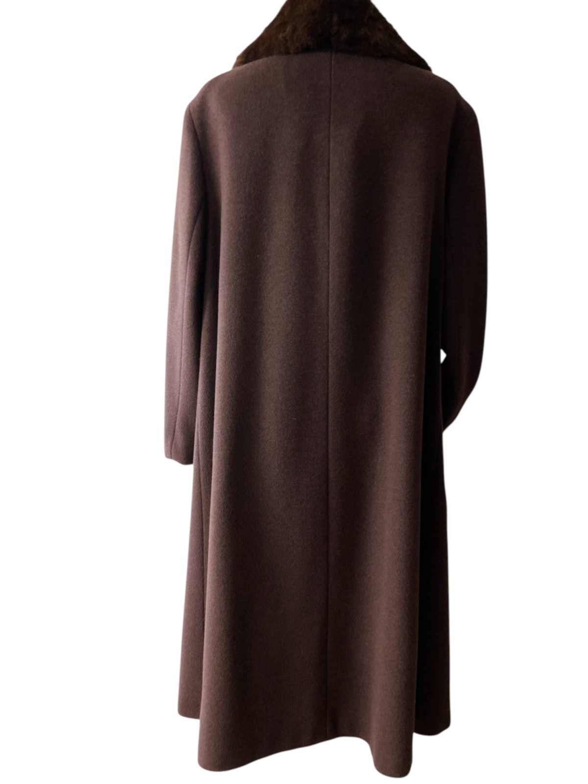 Women’s 80’s Vintage classic coat by Mura | Wool, Cashmere, and angora | EU 44
