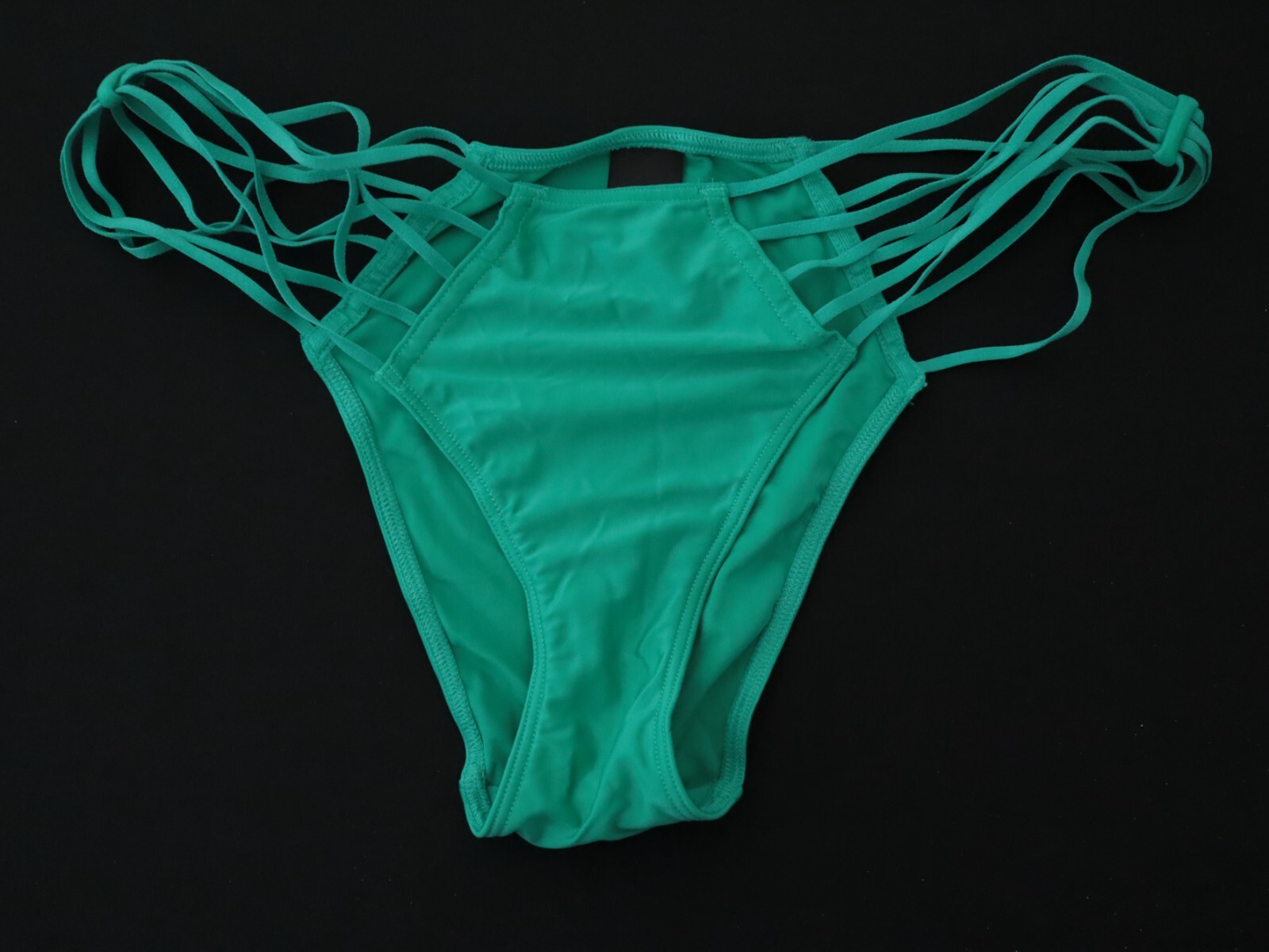 Vintage Victoria’s Secret 2014 Strappy Cheekini Bikini Panties Size MEDIUM