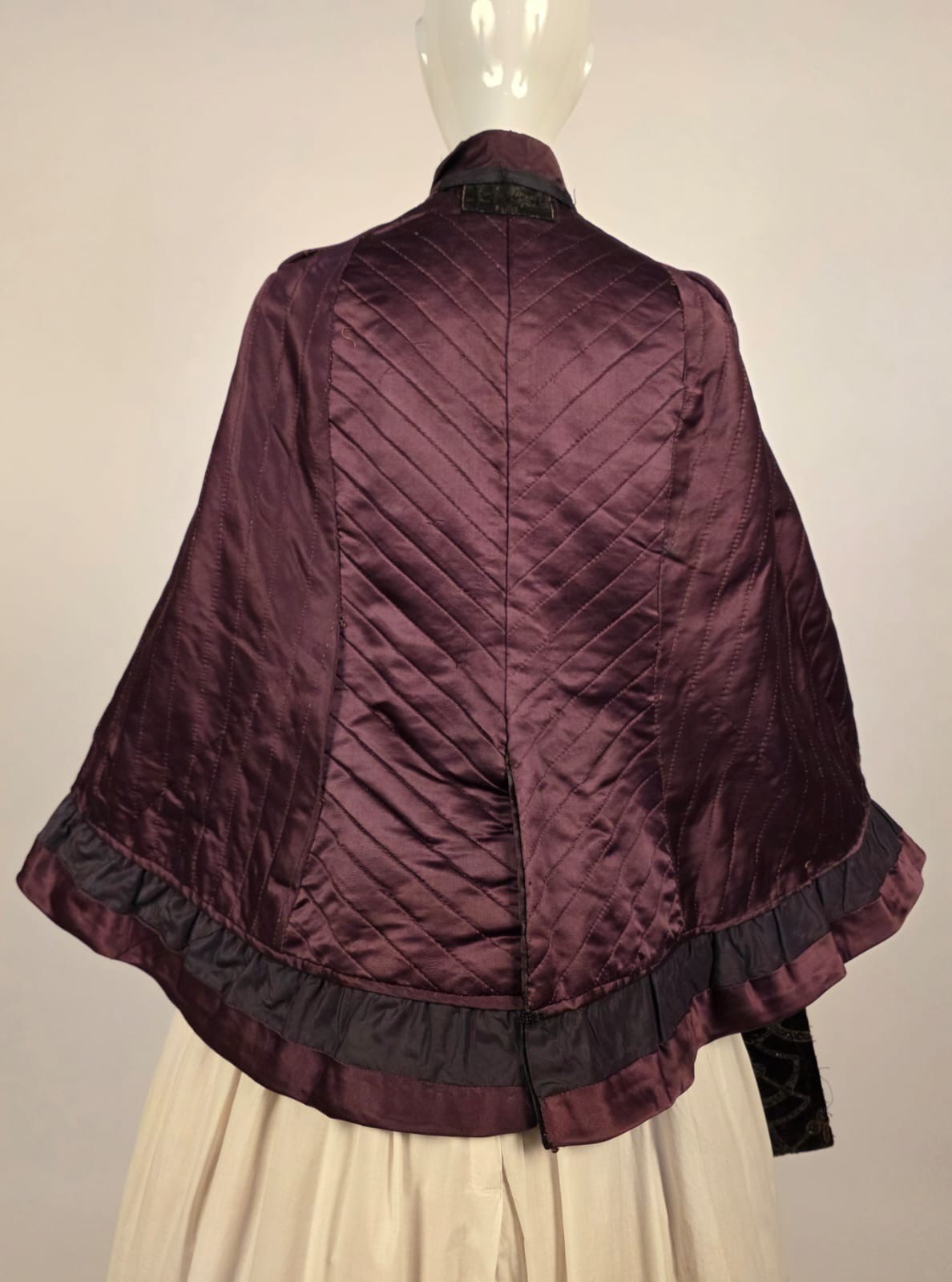 VICTORIAN FRENCH COUTURE EMILE PINGAT DEEP GRAPE DOLMAN CAPE W JET BEADING