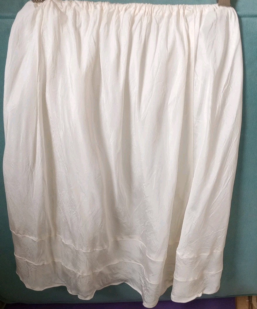 Stunning Vintage Shiny Taffeta Half Slip Cream Satin Layered Seams Small/Med