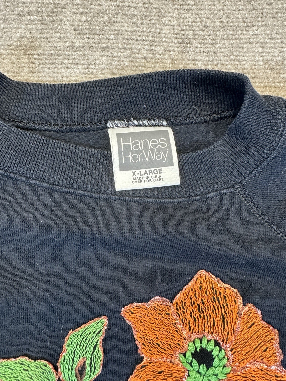 Vintage 90s Hanes Her Way sweatshirt with floral embroidery XL Women’s