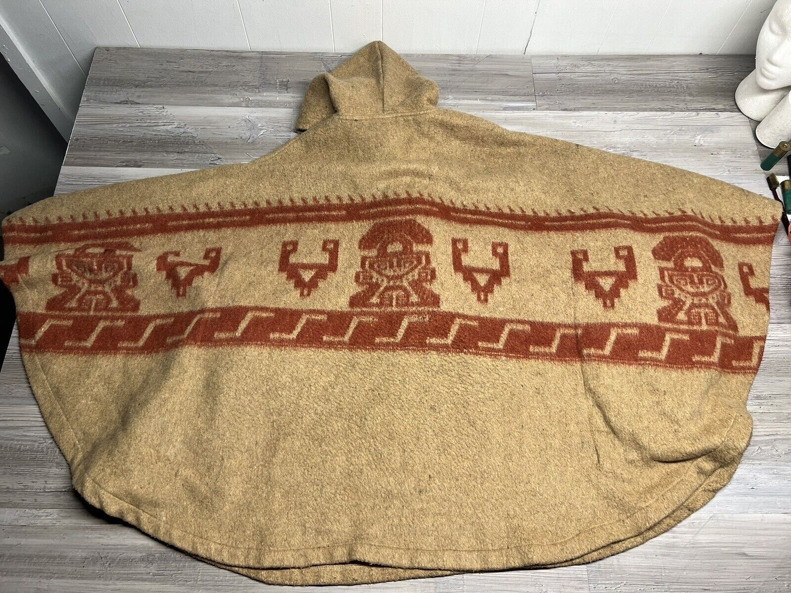 Vintage Aztec Boho Poncho Cape Womens Size M Toggle Buttons Pockets Wool Blend