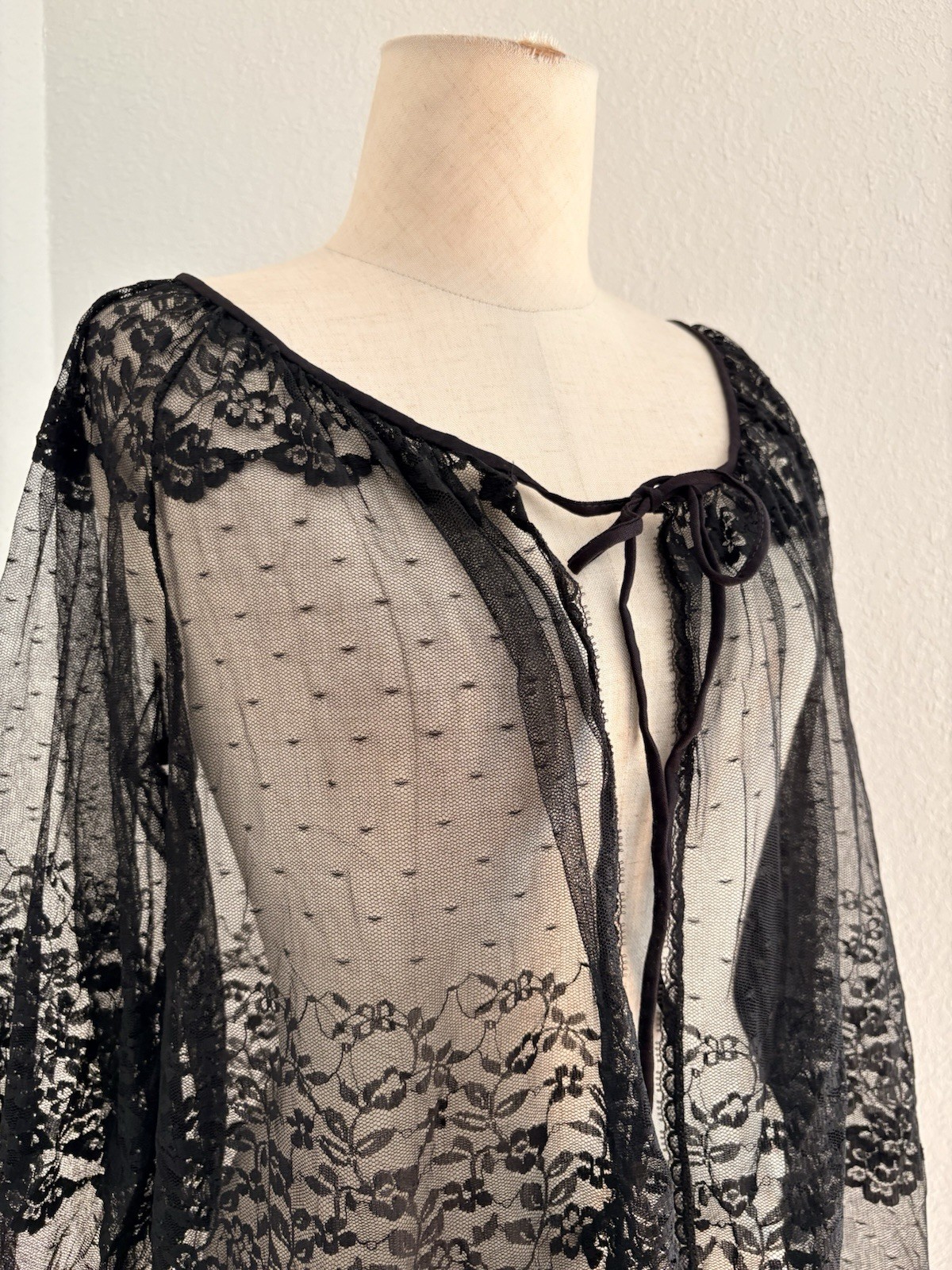 VTG 50s 60s Black Unbranded Peignoir Robe SML Sheer Nylon Lace Chiffon Front Tie