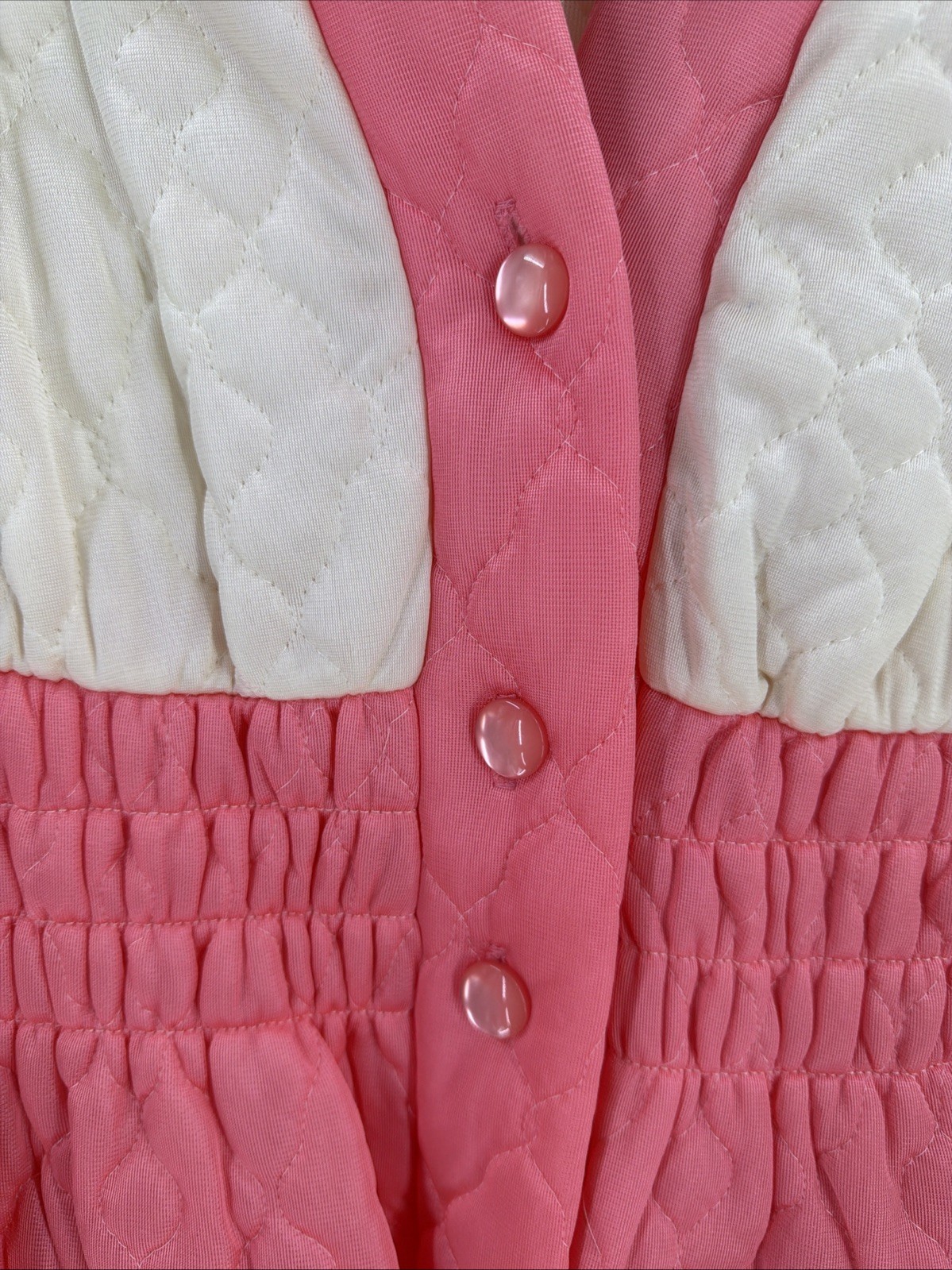 Vintage Quilted Pink Off White Robe Womens Size 18 Button Front Smocked Waist