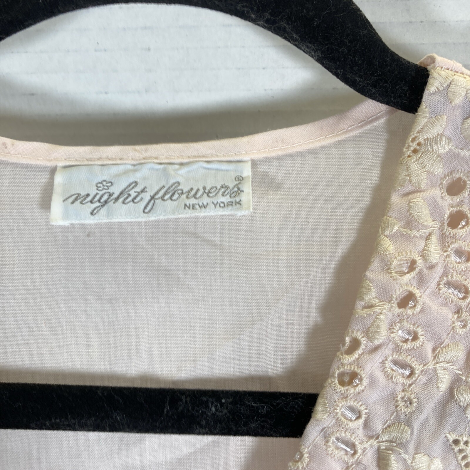 Vintage Night Flowers NY Womens Nightgown Pink Sz S Long Sleeve Eyelet Trim