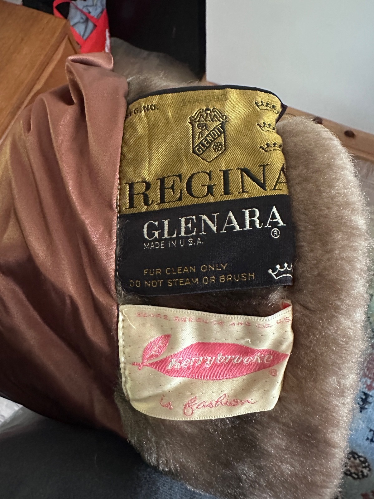 Vintage 1960’s Regina Glenara by Glenoit Faux Mink Fur Made in USA Size Large