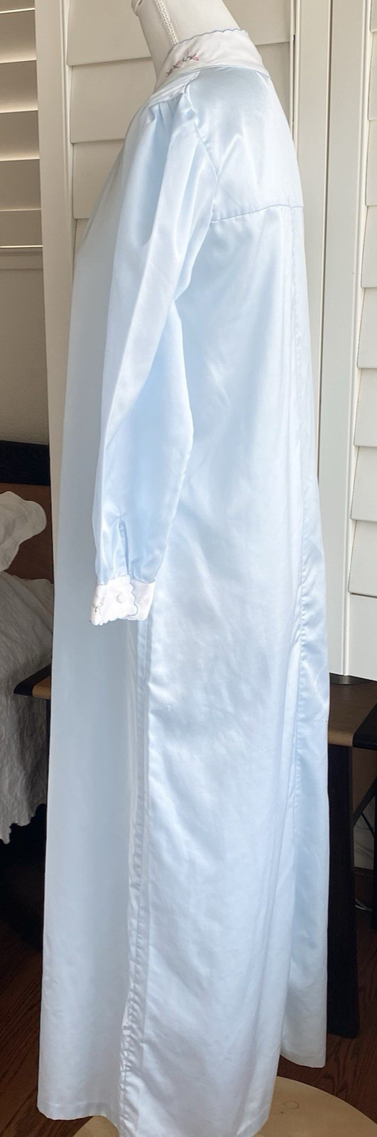 Vtg Jodie Arden Blue Satin Nightgown M Embroidered Floral Scallop Trim Long READ