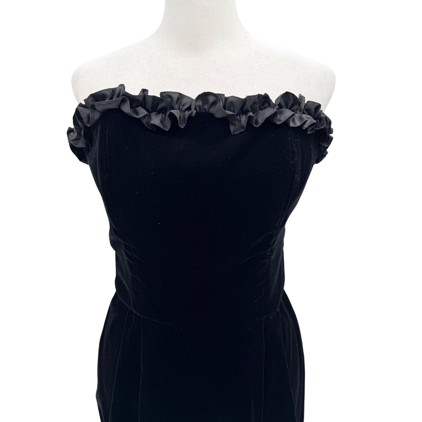 Vintage Y2K Kathryn Conover New York Formal Pencil Dress 8 Black Velvet Glam