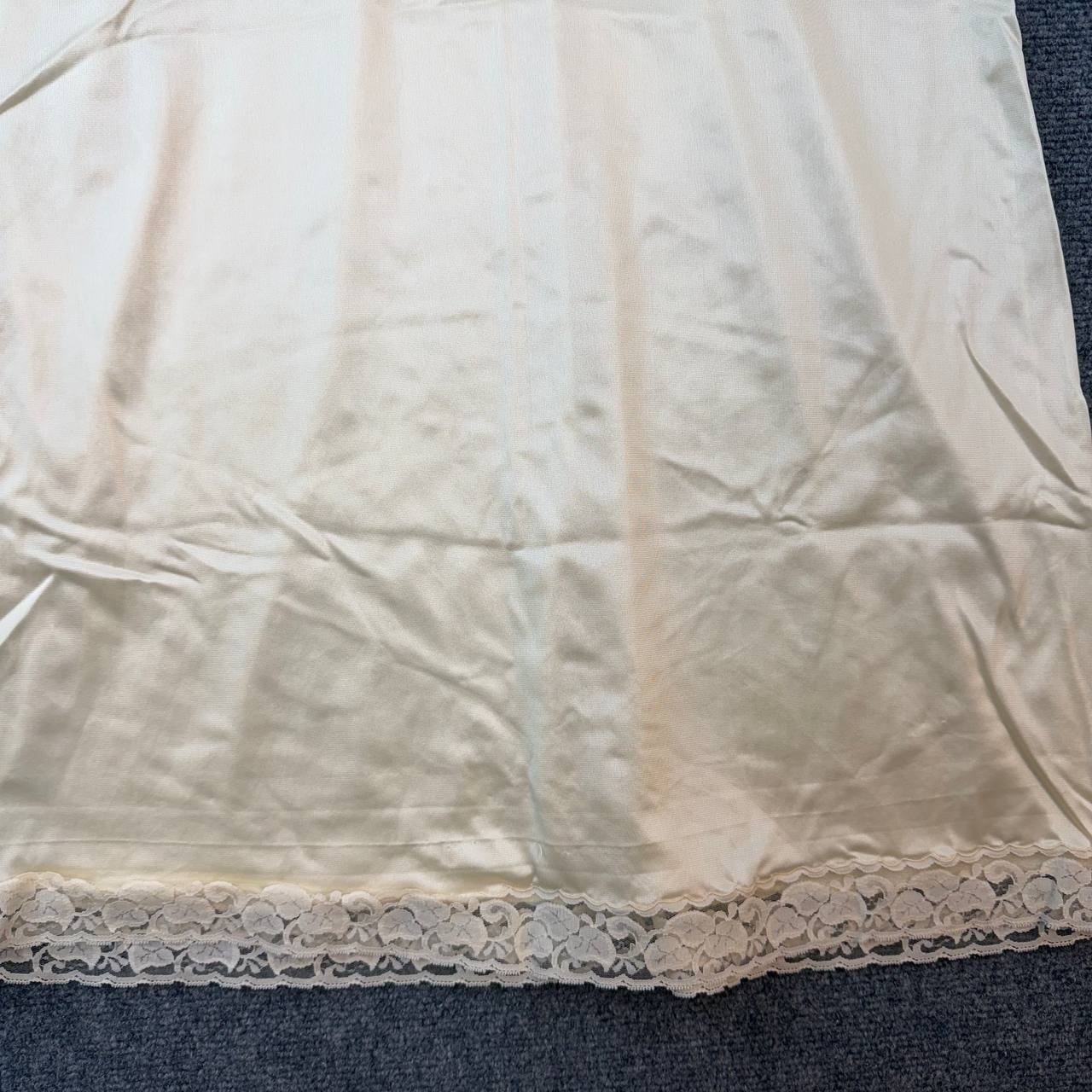 Vintage VENTURA Ivory Nylon Slip Nightgown Lace Trim Adjustable Straps 40”