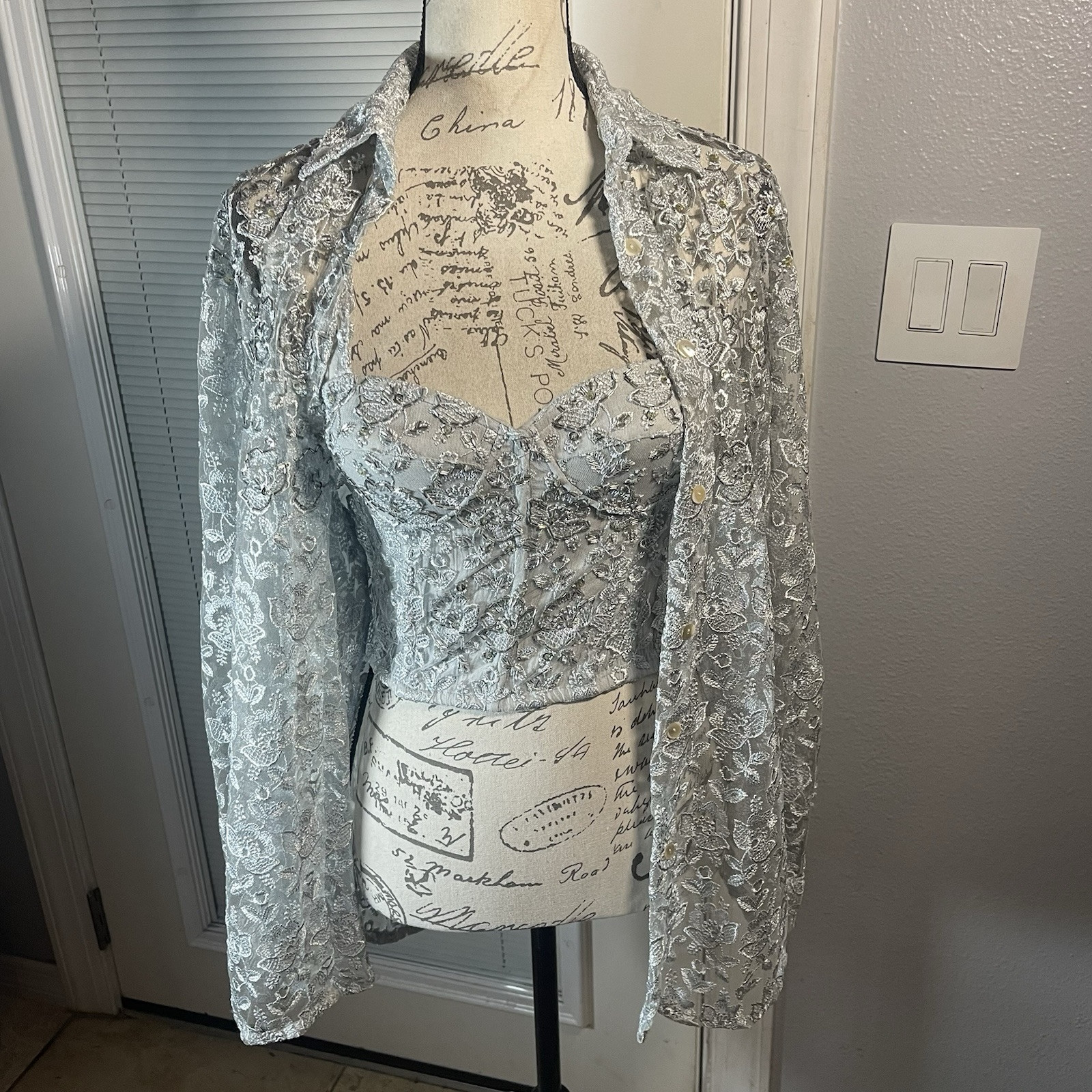 The Icing Vintage 90’s Silver Floral Lace Beaded Bustier Blouse Chic 2 Pc Set