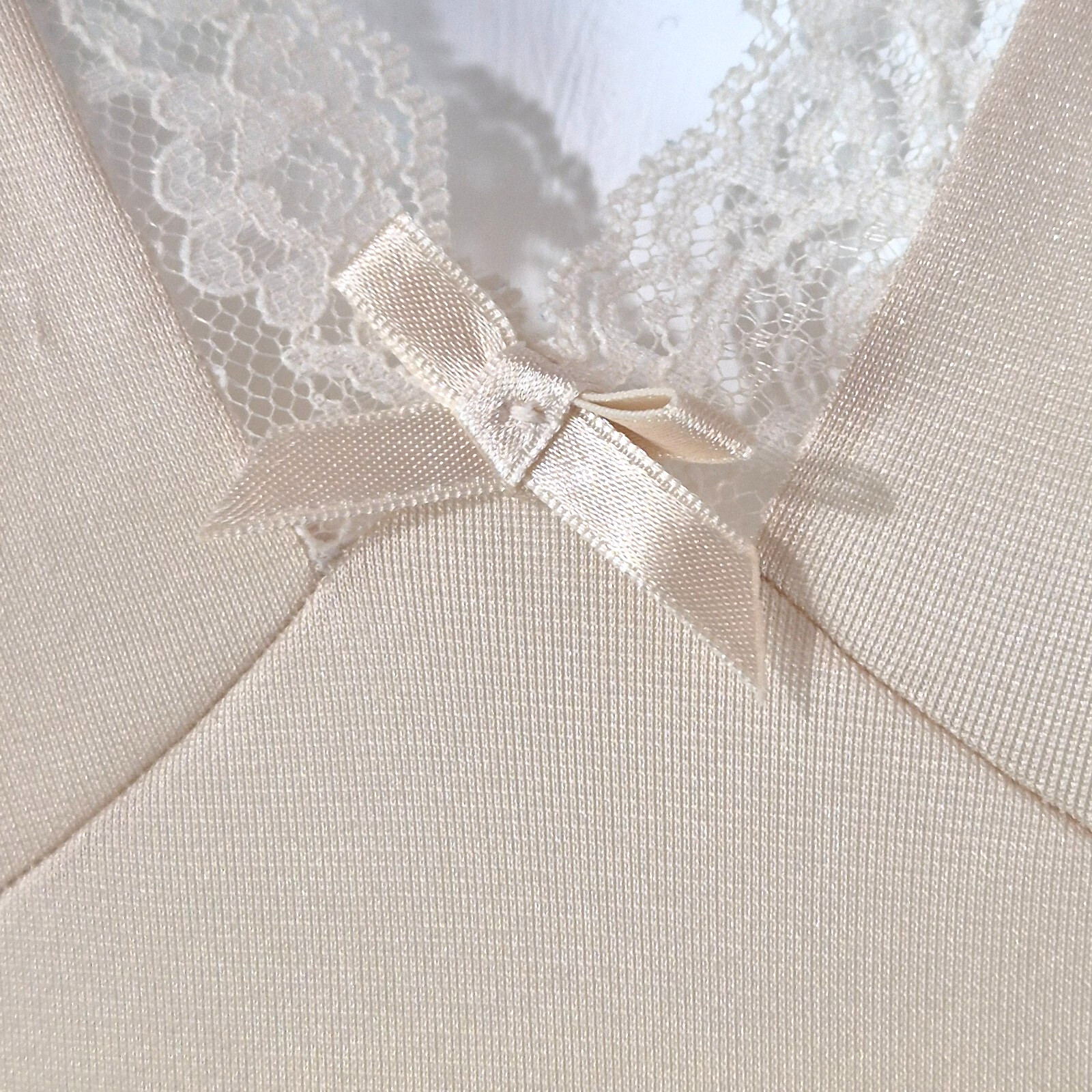 Vintage 1980s Slip Petticoat Lace Nylon Size 12 Straps Knee Length Beige