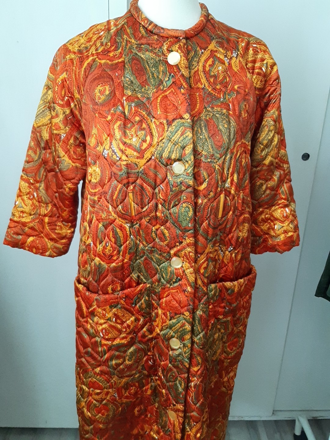Vintage 60s70s Psychedelic Quilted Robe House Coat Groovy Paisley