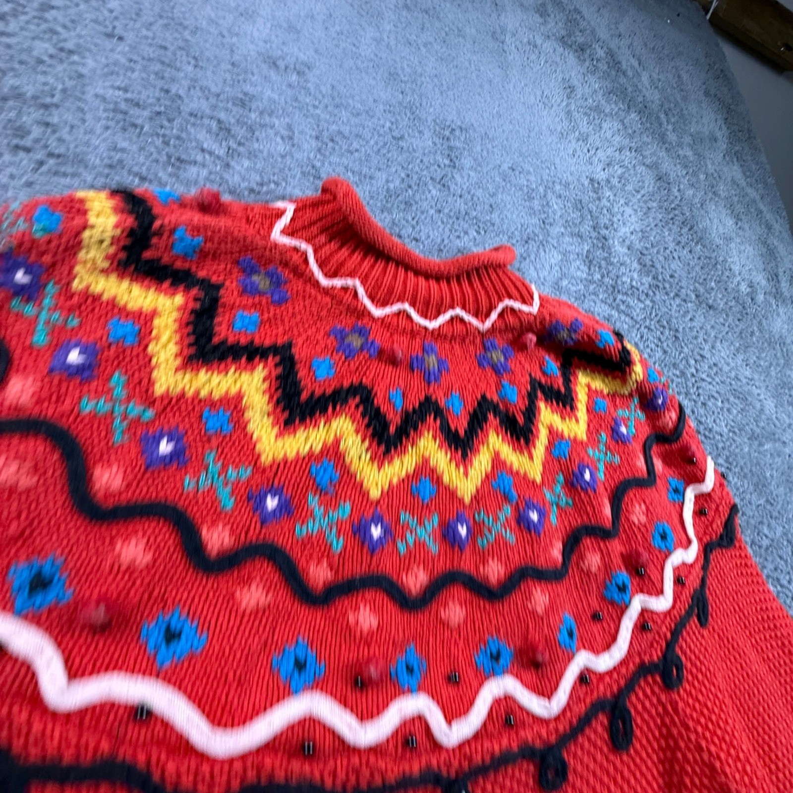 Chaus Knit Sweater Womens S Red Excellent Vintage Embroidered Holiday Chunky