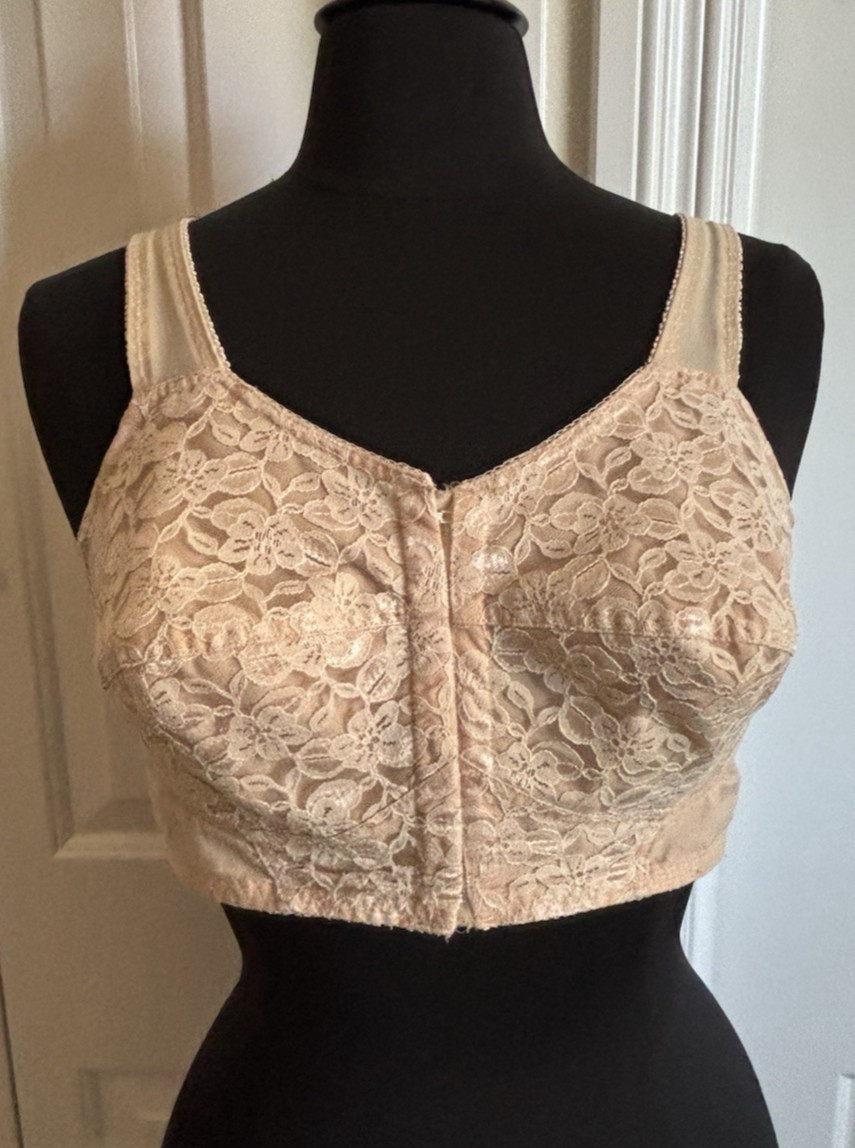 Vintage Bra 7 Front Hooks 38B No Wire Elastic Back Lace Cups Cotton Blend Lining