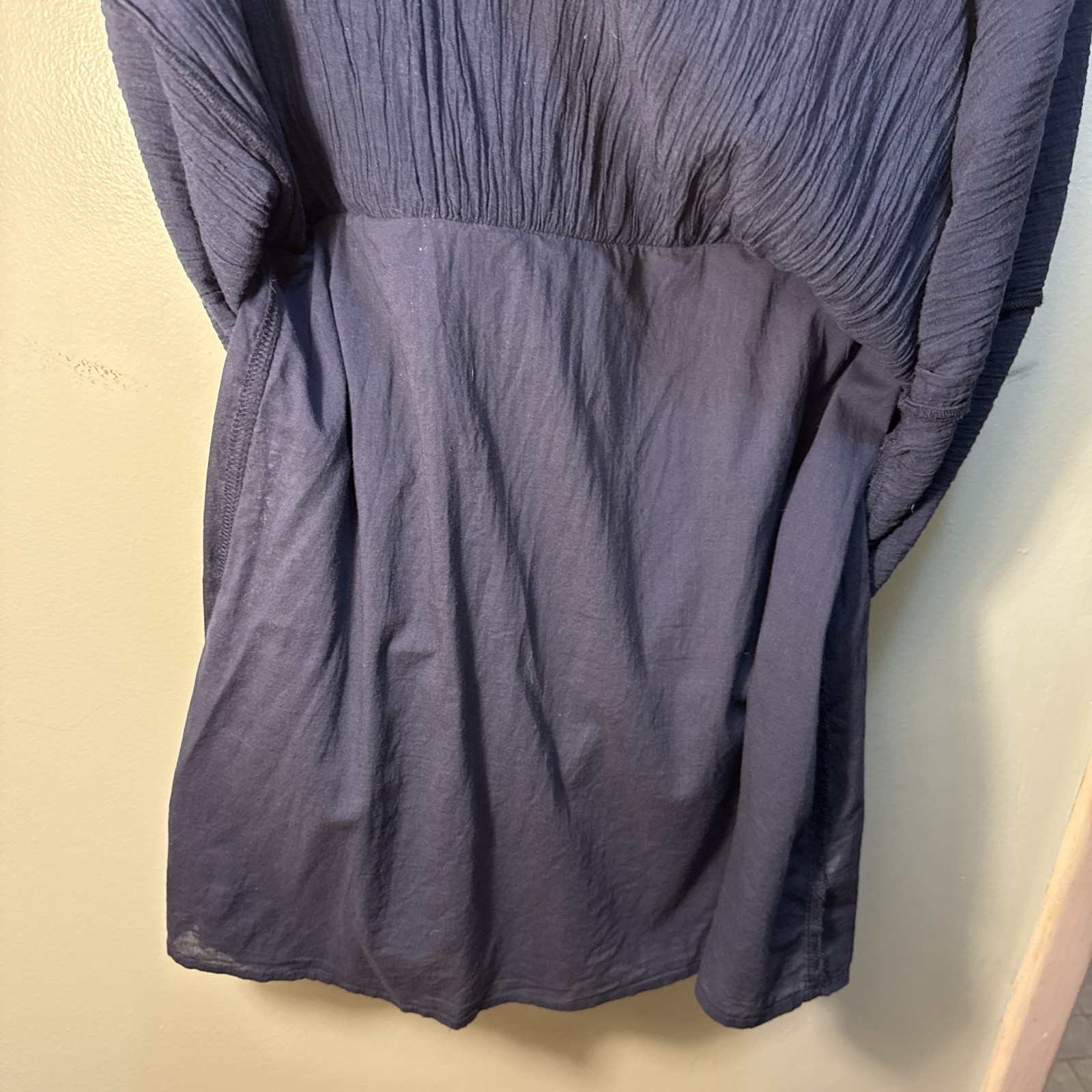 Gap Size Medium V-Neck Sleeveless Lined Crinkle Midi dress Navy Blue 100% Cotton
