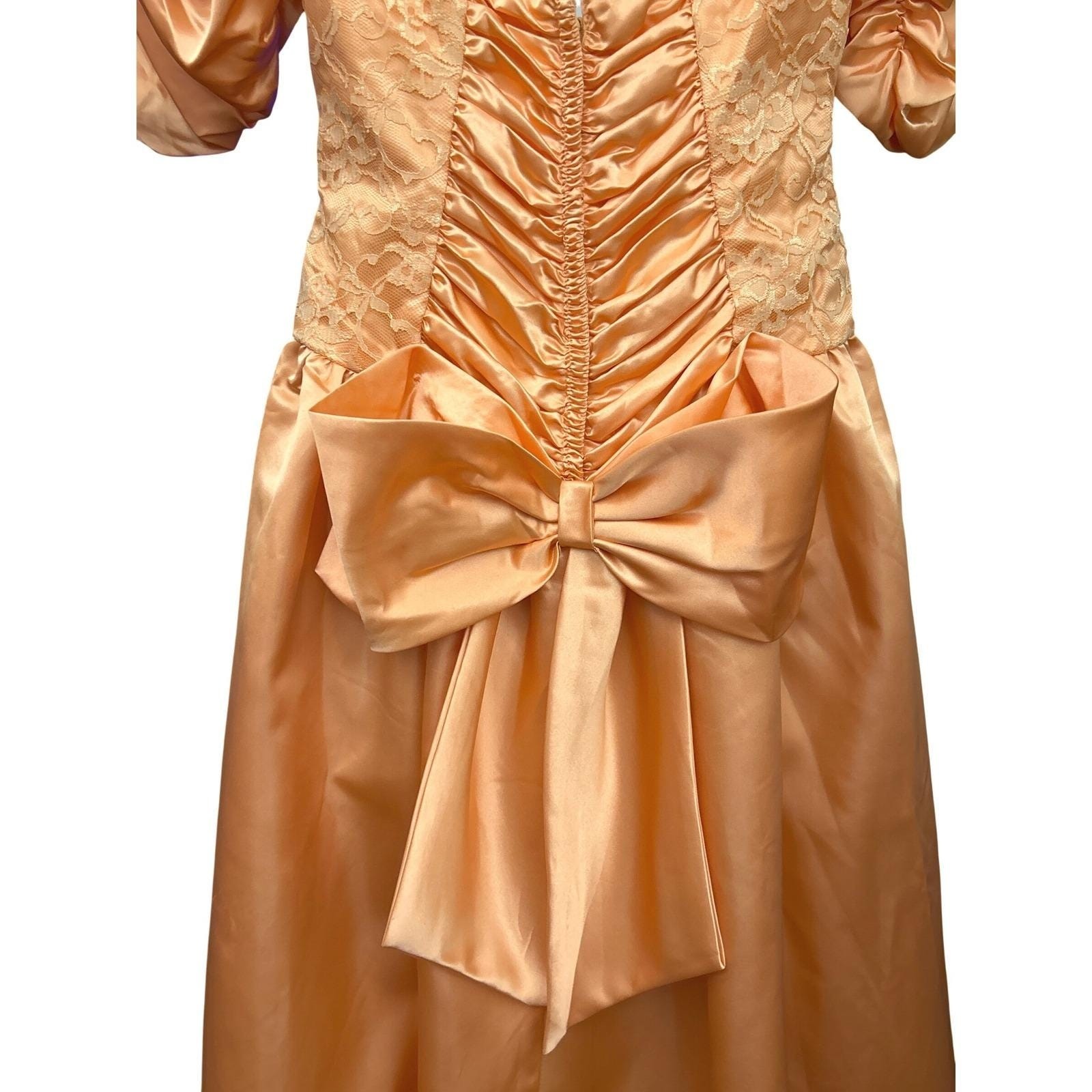Vintage 80s Unbranded Prom Dress Peach Satin Ruched Lace Glamour Bow