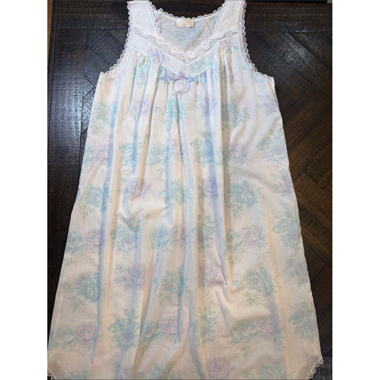 Vintage Cachet Floral Lace Nightgown White Blue Purple Midi M/L