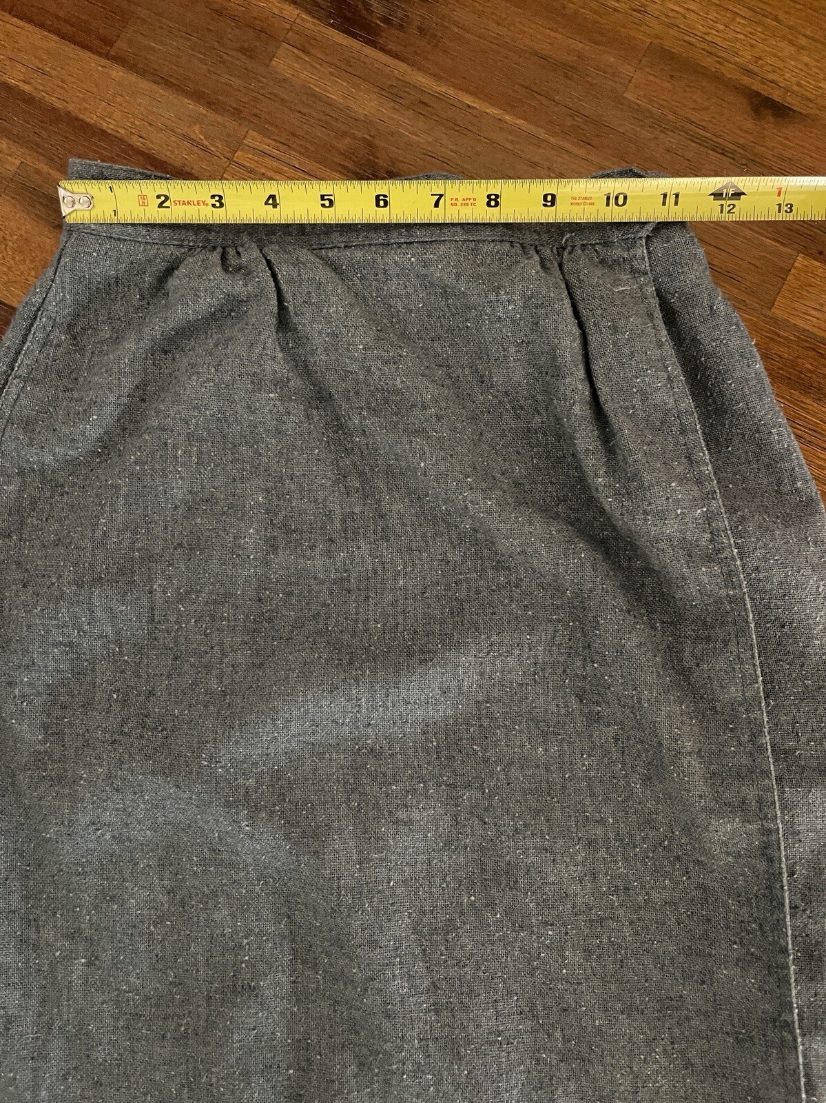 Vintage College Town Womens Wrap Skirt Size Small 22” Waist Gray Nubby Wool