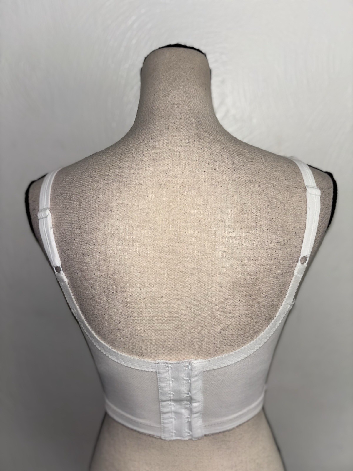 Subtract White Bra Boned Adjustable Straps Vintage NWT 34 B