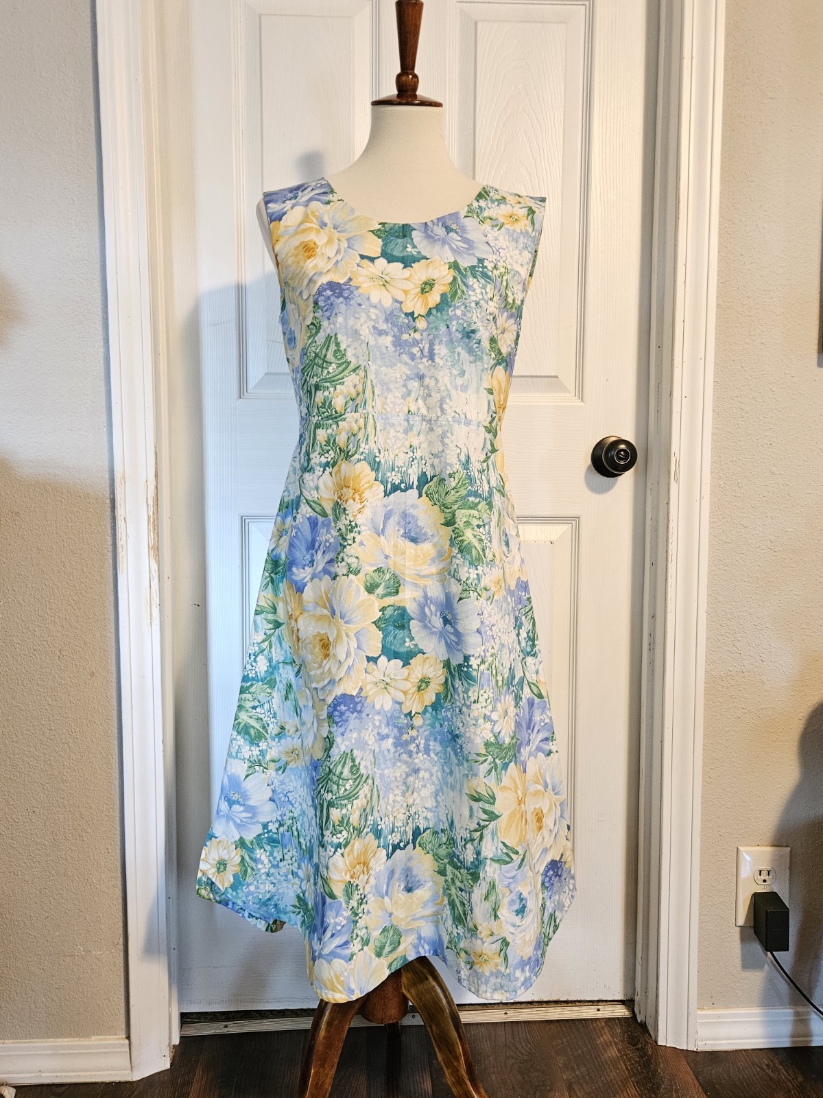 Vintage 1960s Handmade Blue Yellow Floral Sleeveless Cotton Midi Dress Size Med