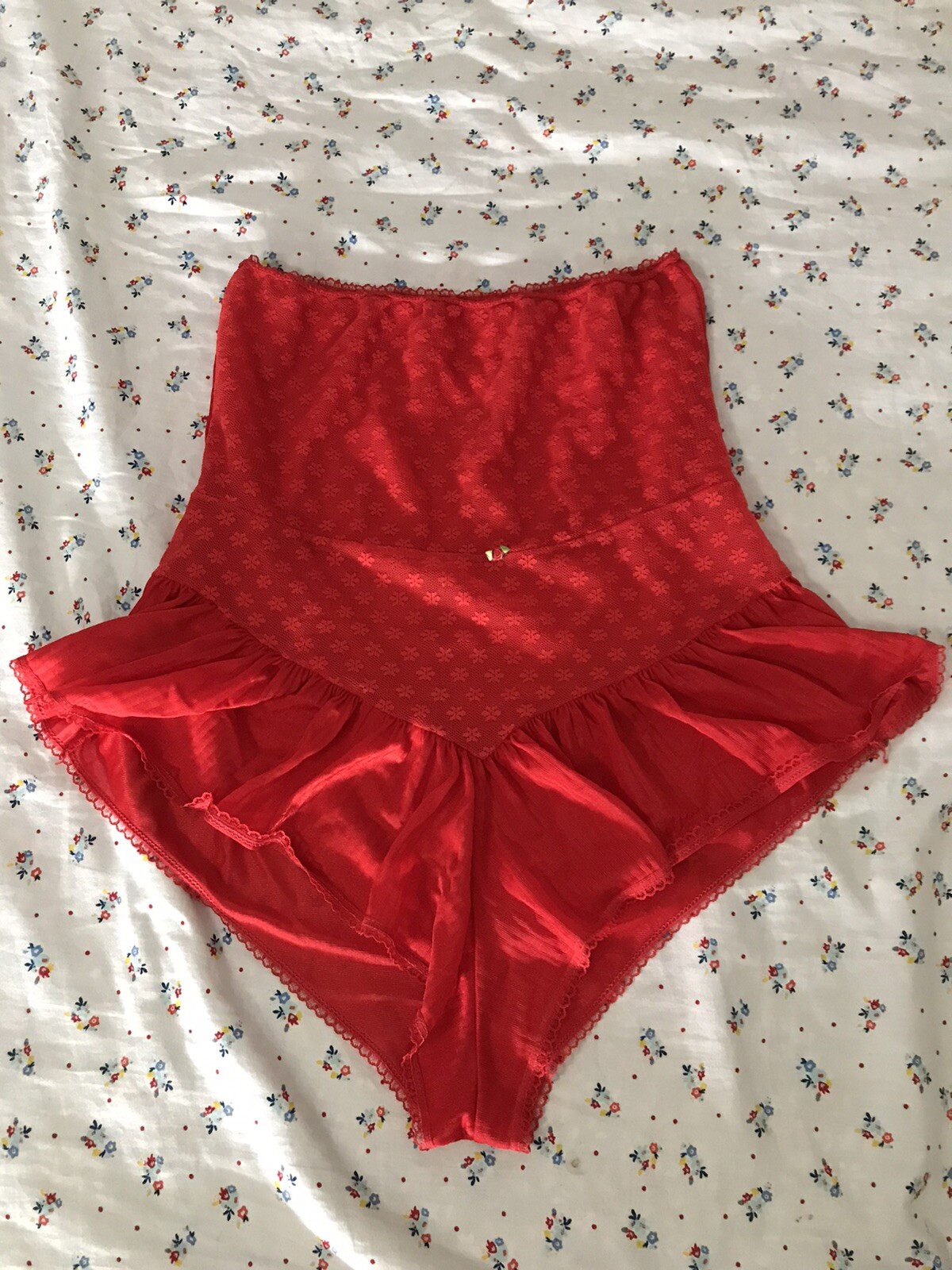 VINTAGE Spotlight Beautiful Red Panties 100% Nylon Size S
