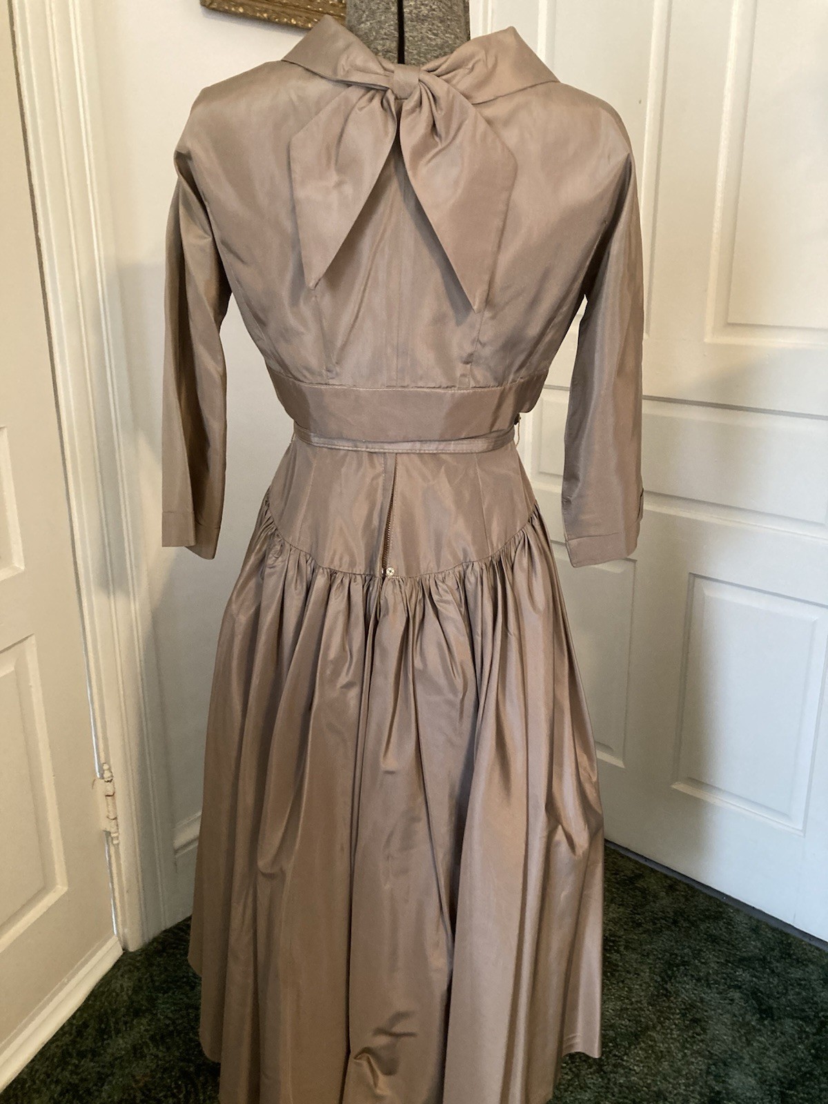 Vintage 1976 Ladies Gray Taffeta Dress & Jacket-size 12-small, Petite-VGUC