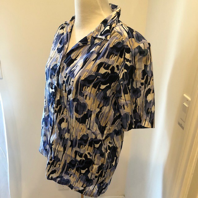 Vintage Blouse Donnkenny Classics Women’s Size S Blue Floral Short Sleeve 80’s