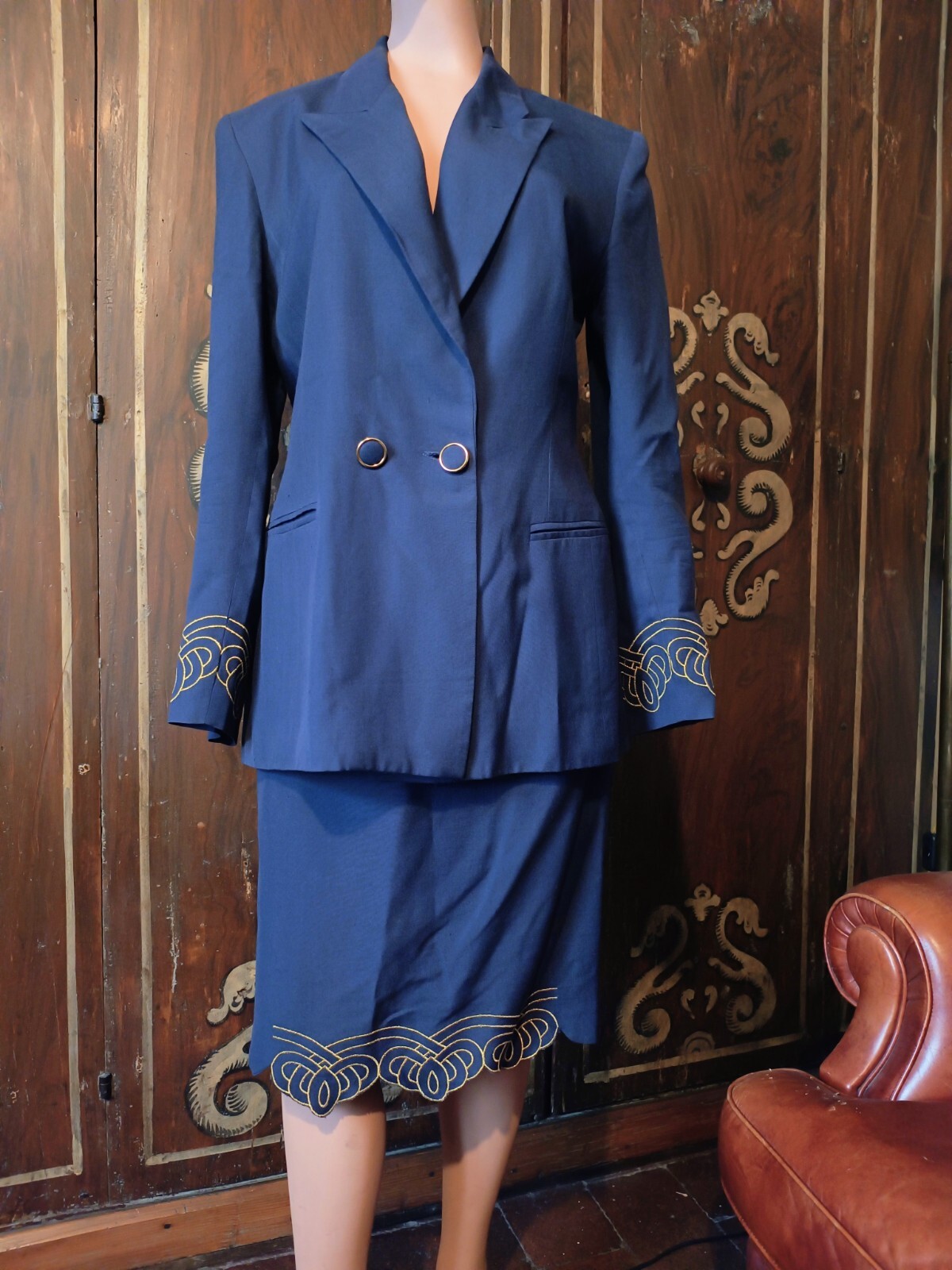Vintage Tailored Suit Made In Italy, In Crespo Di Lana, Size L