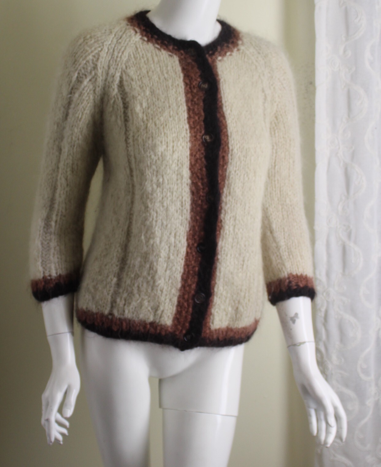 Vintage 1970s 60s Famelia Italian Mohair Gray Hand-Knit Chunky Cardigan Sweater