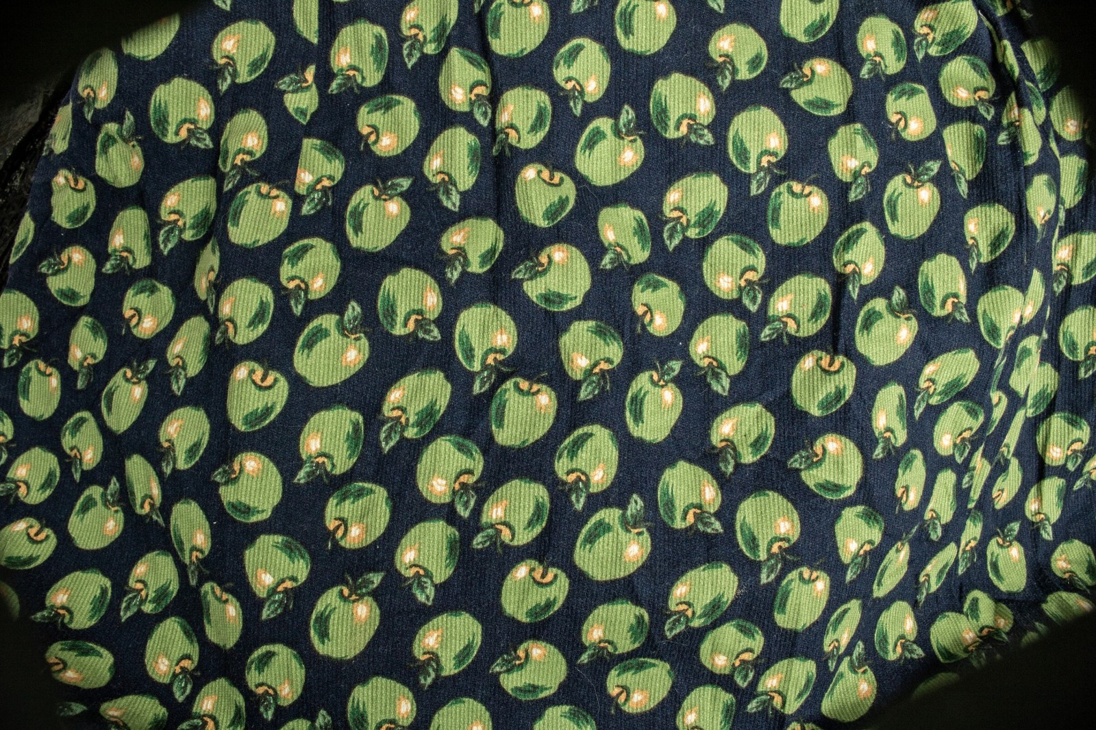 1980s Vintage Midi Skirt Fine Wale Corduroy Green Apple Print Girls 16 Womens XS