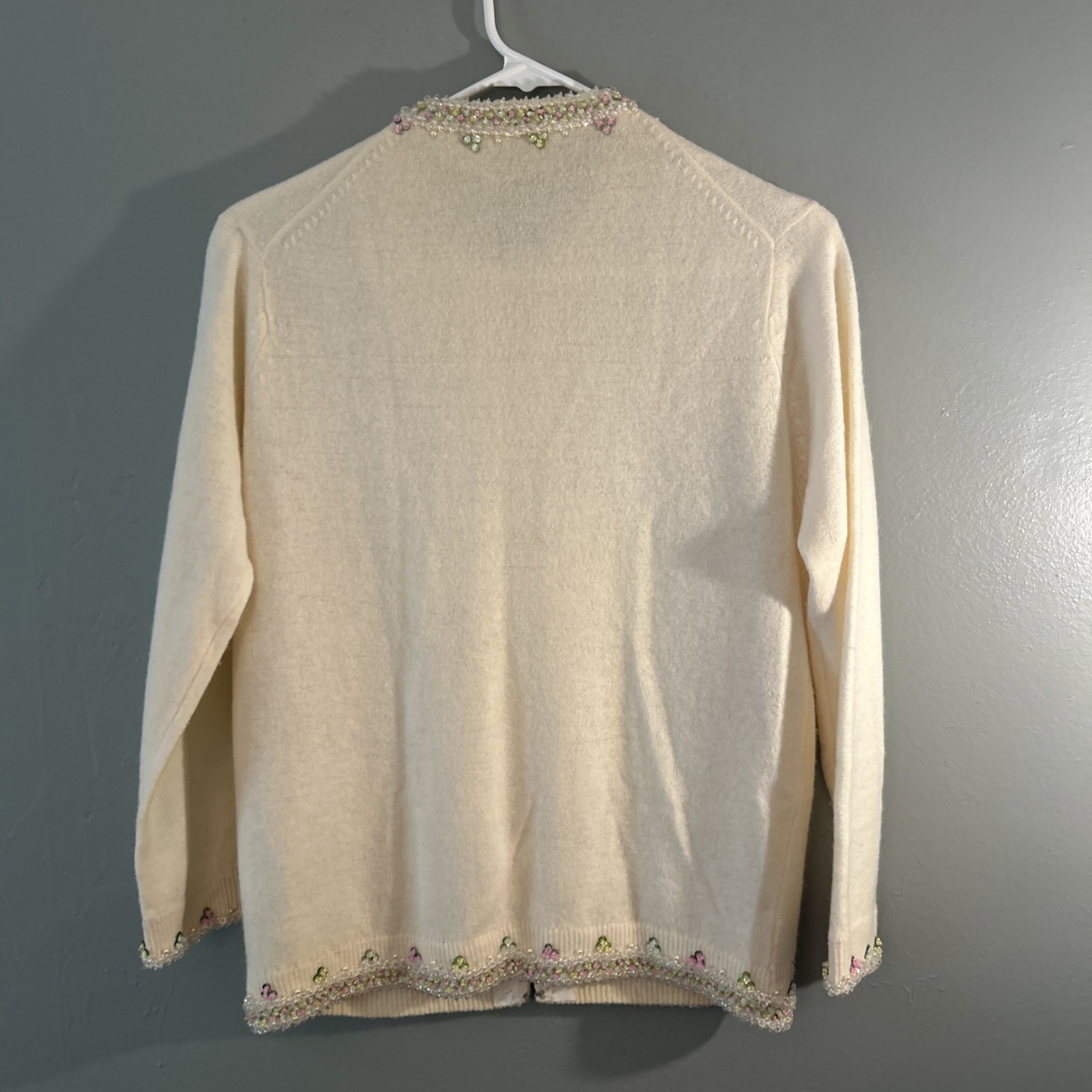Vintage Womens Embroidered Beaded Cream Sweater Lambs Wool Angora L XL Hong Kong