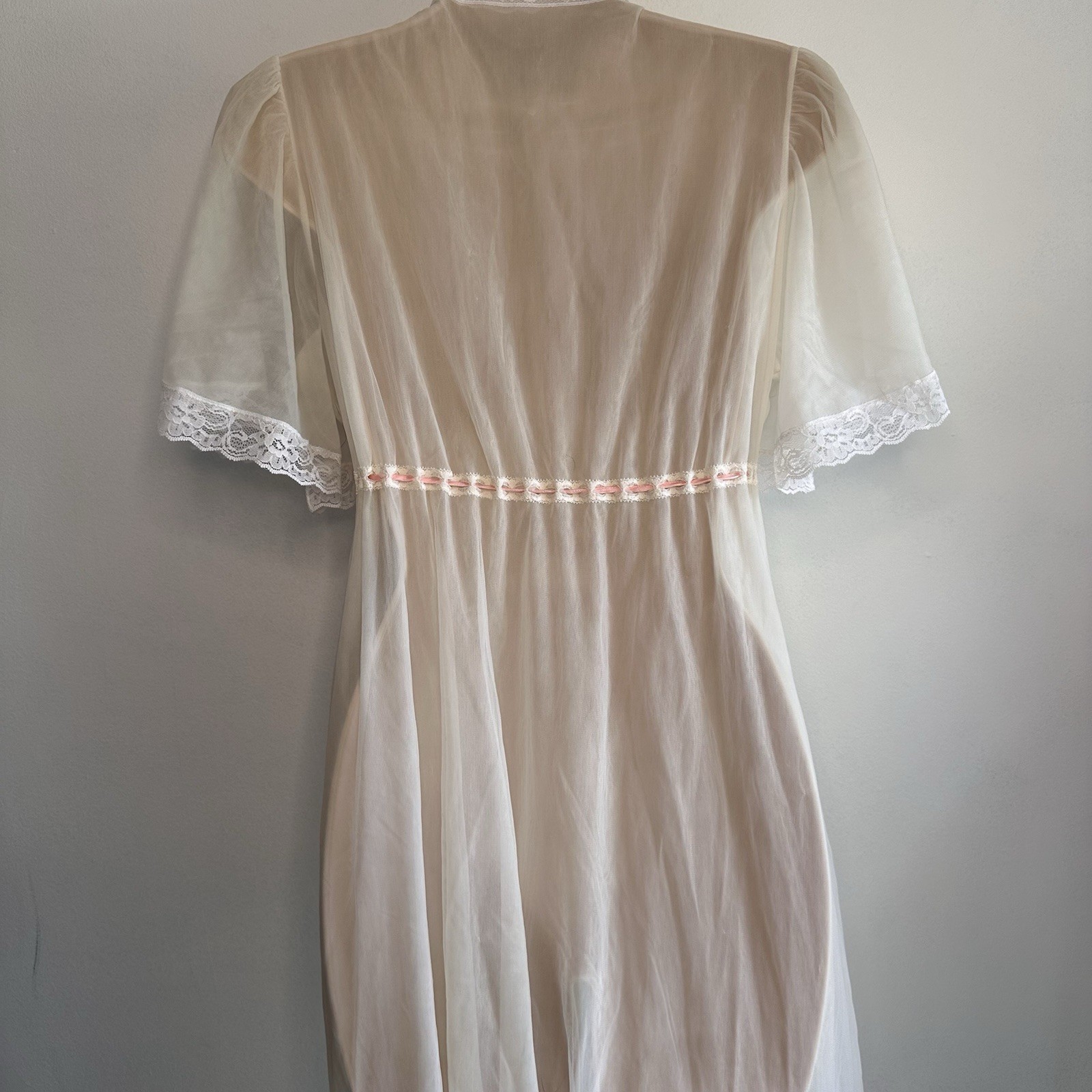 DREAM AWAY Vintage 70s Peignoir Robe Ivory Medium Bridal Lace Coquette